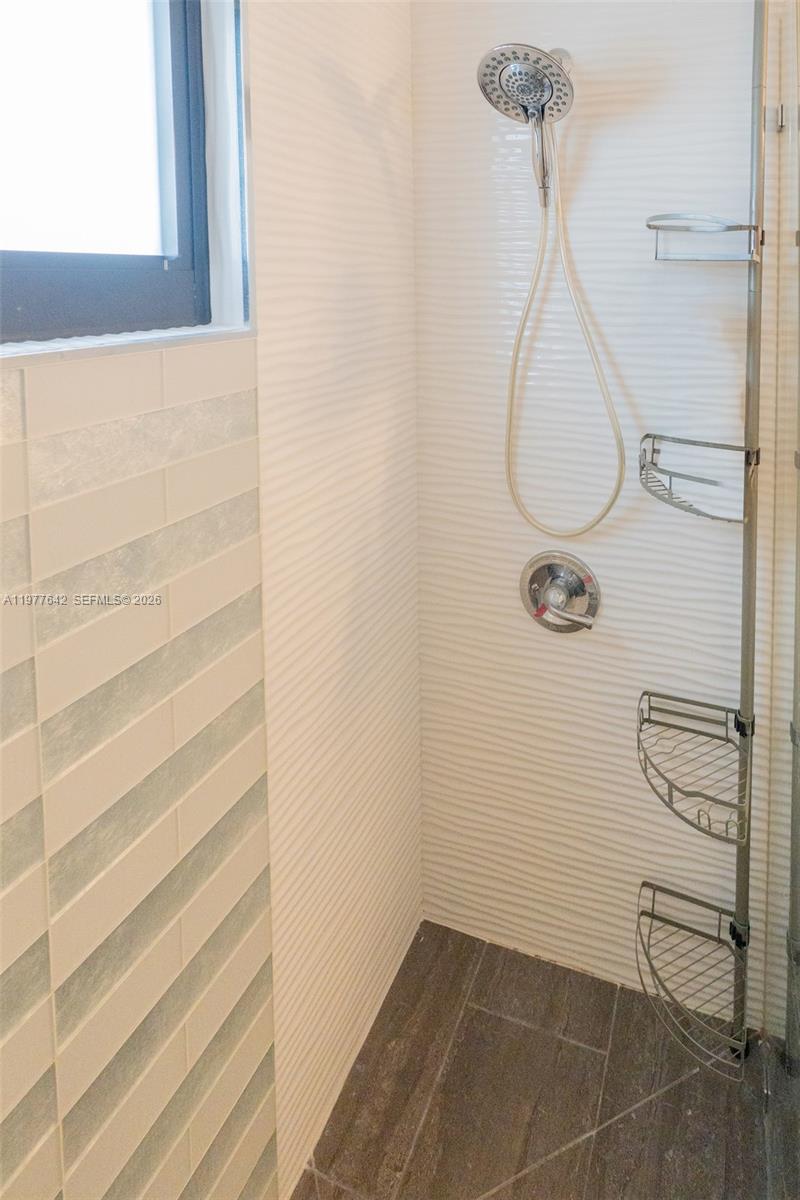 1662 N 14th Ter Hollywood, FL 33020