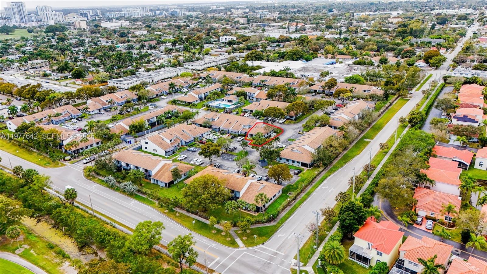 1662 N 14th Ter Hollywood, FL 33020