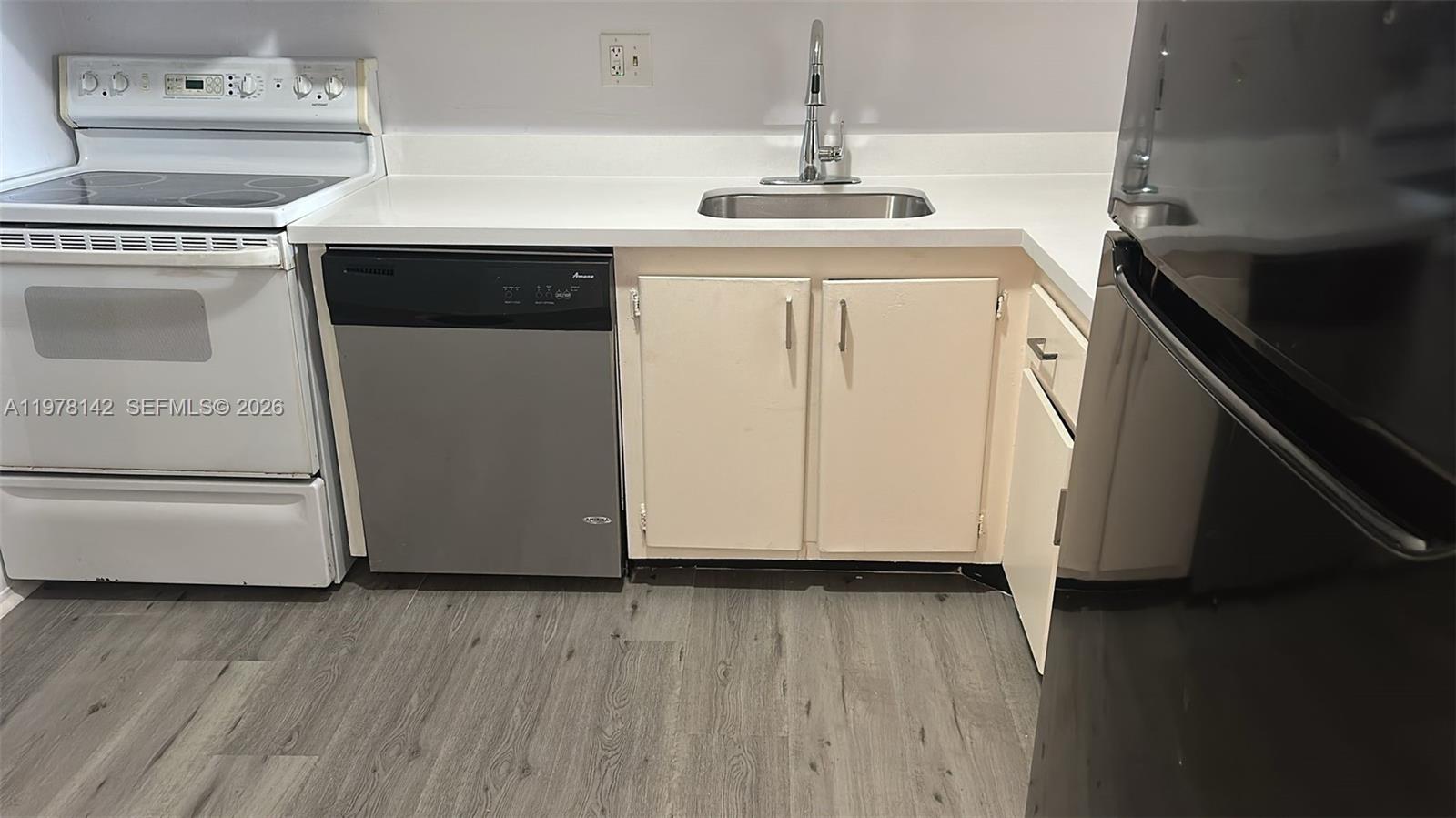 8000 Fairview Dr #306 Tamarac, FL 33321