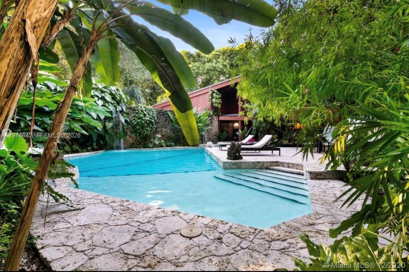 4895 SW 88th St #00 Miami, FL 33156