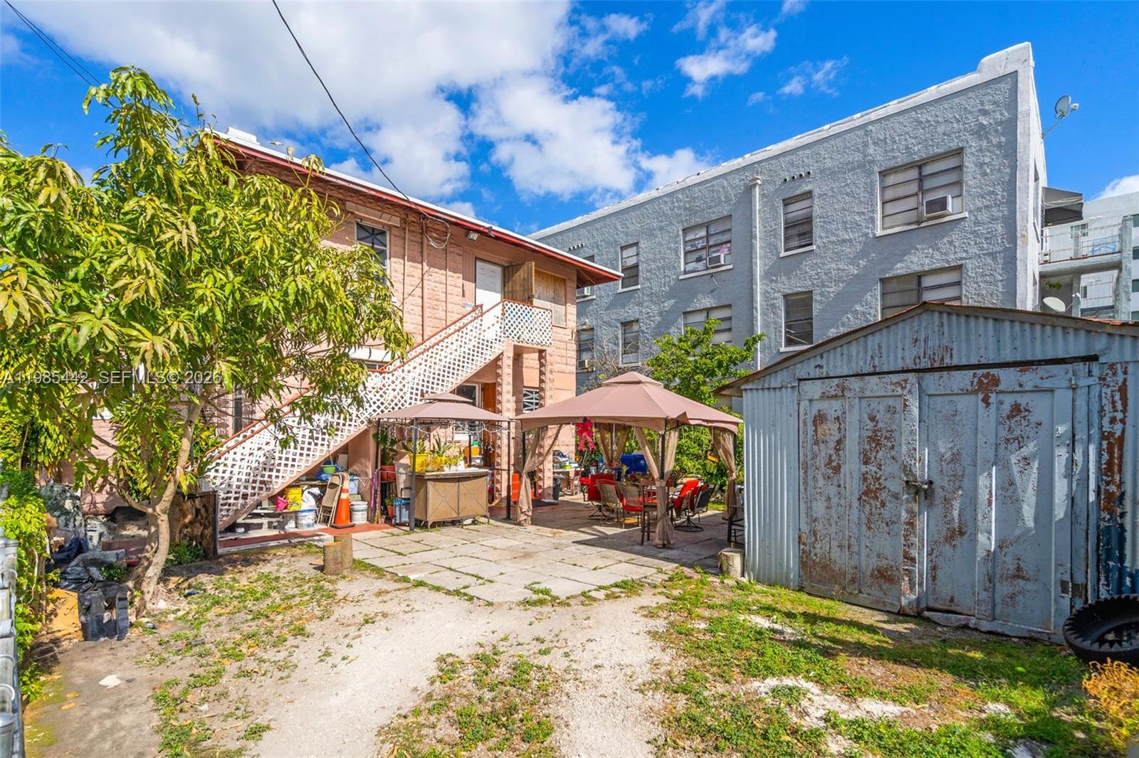 676 SW 1st St Miami, FL 33130