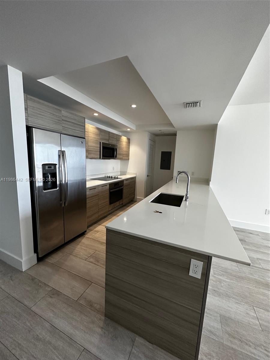 121 NE 34th St #2707