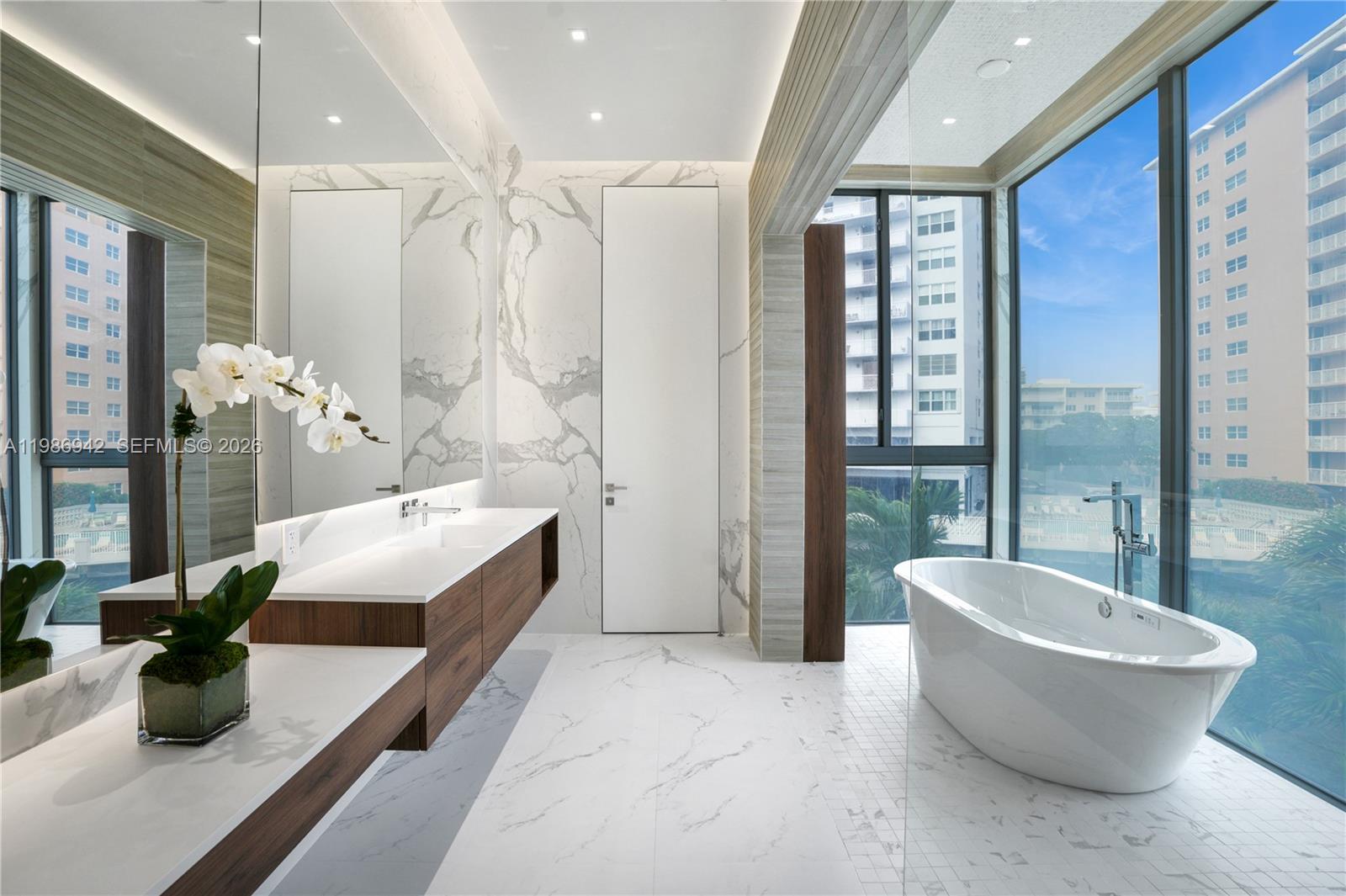 501 Palm Dr Hallandale Beach, FL 33009