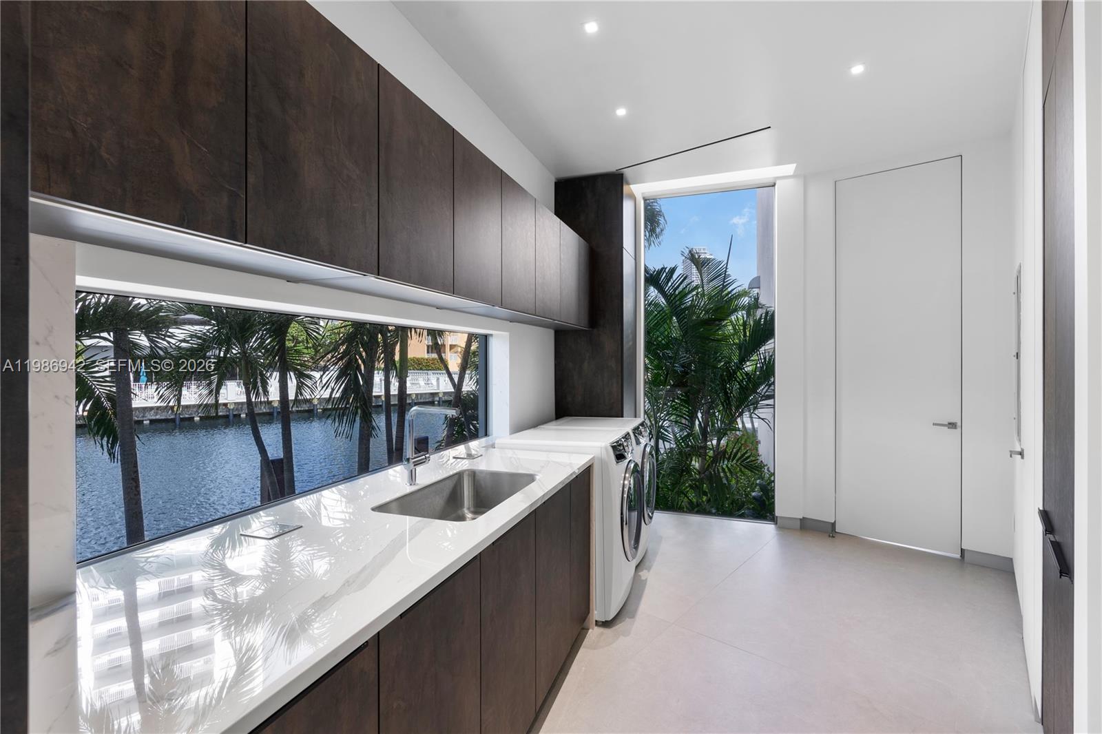 501 Palm Dr Hallandale Beach, FL 33009