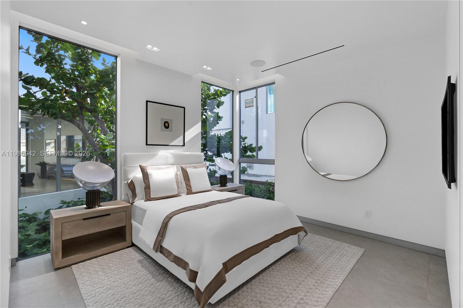 501 Palm Dr Hallandale Beach, FL 33009