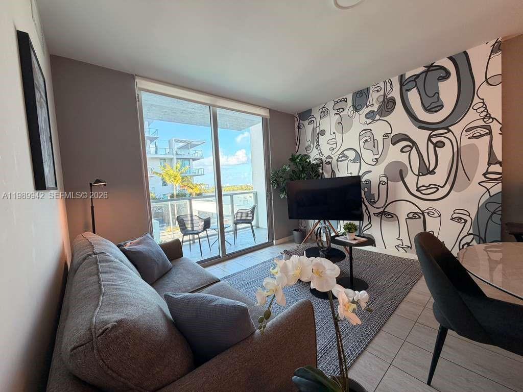 3900 Biscayne Blvd #S-716 Miami, FL 33137