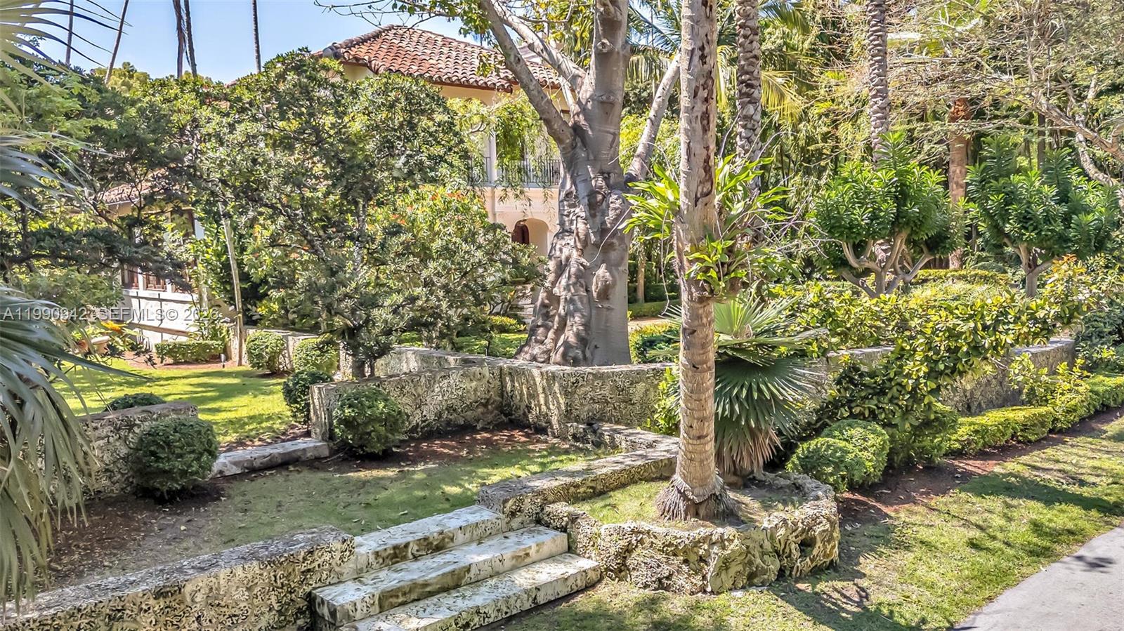 3462 N Moorings Way Miami, FL 33133