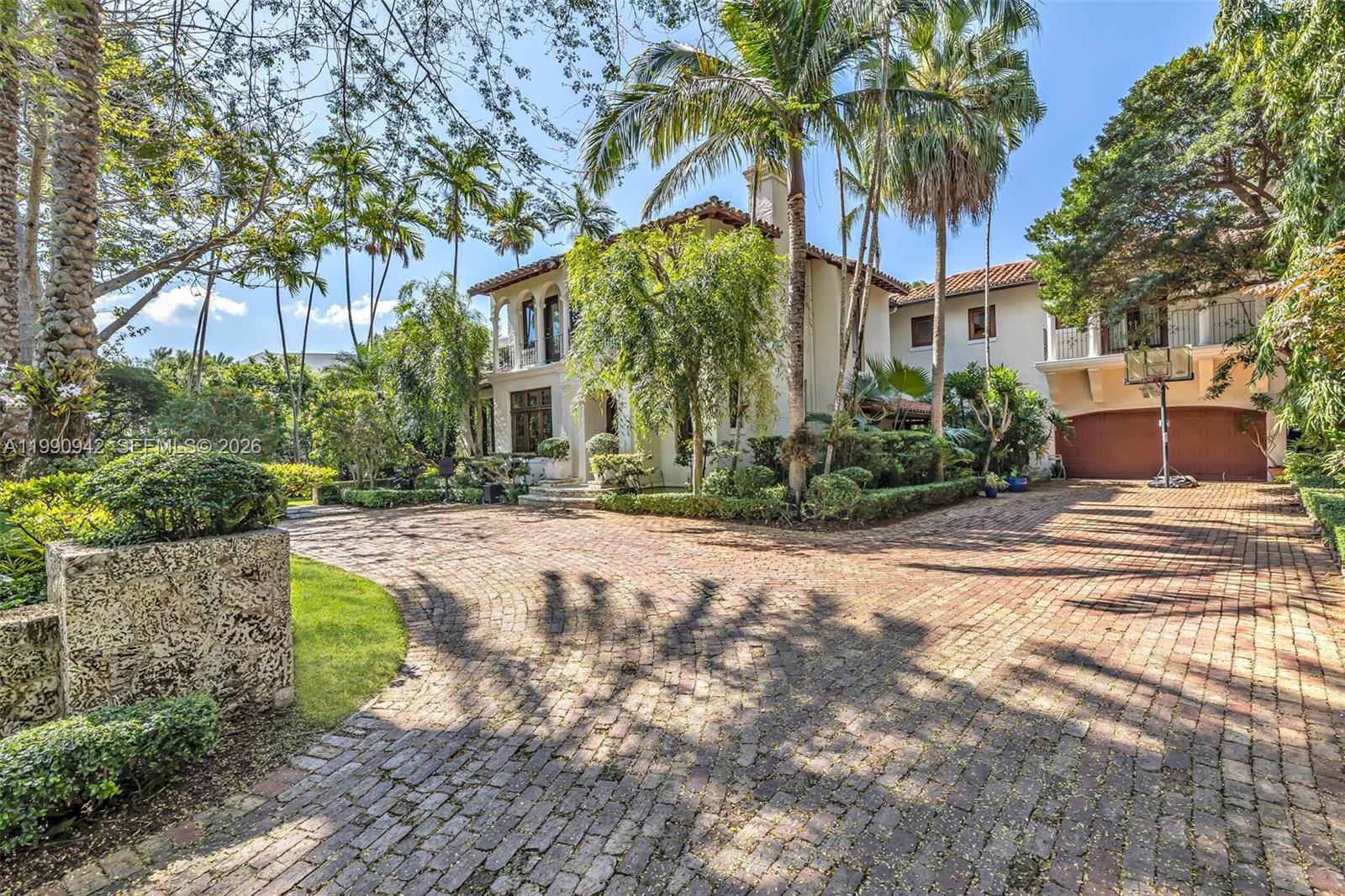 3462 N Moorings Way Miami, FL 33133