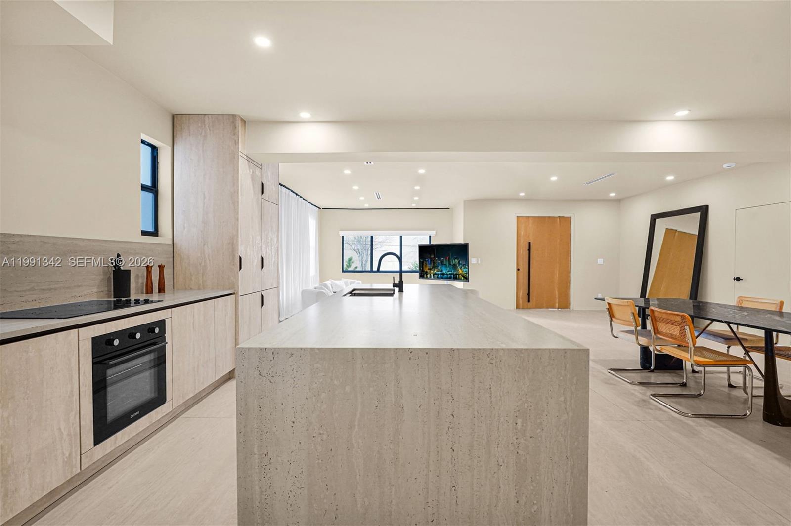 4721 NW 6th Ave Miami, FL 33127