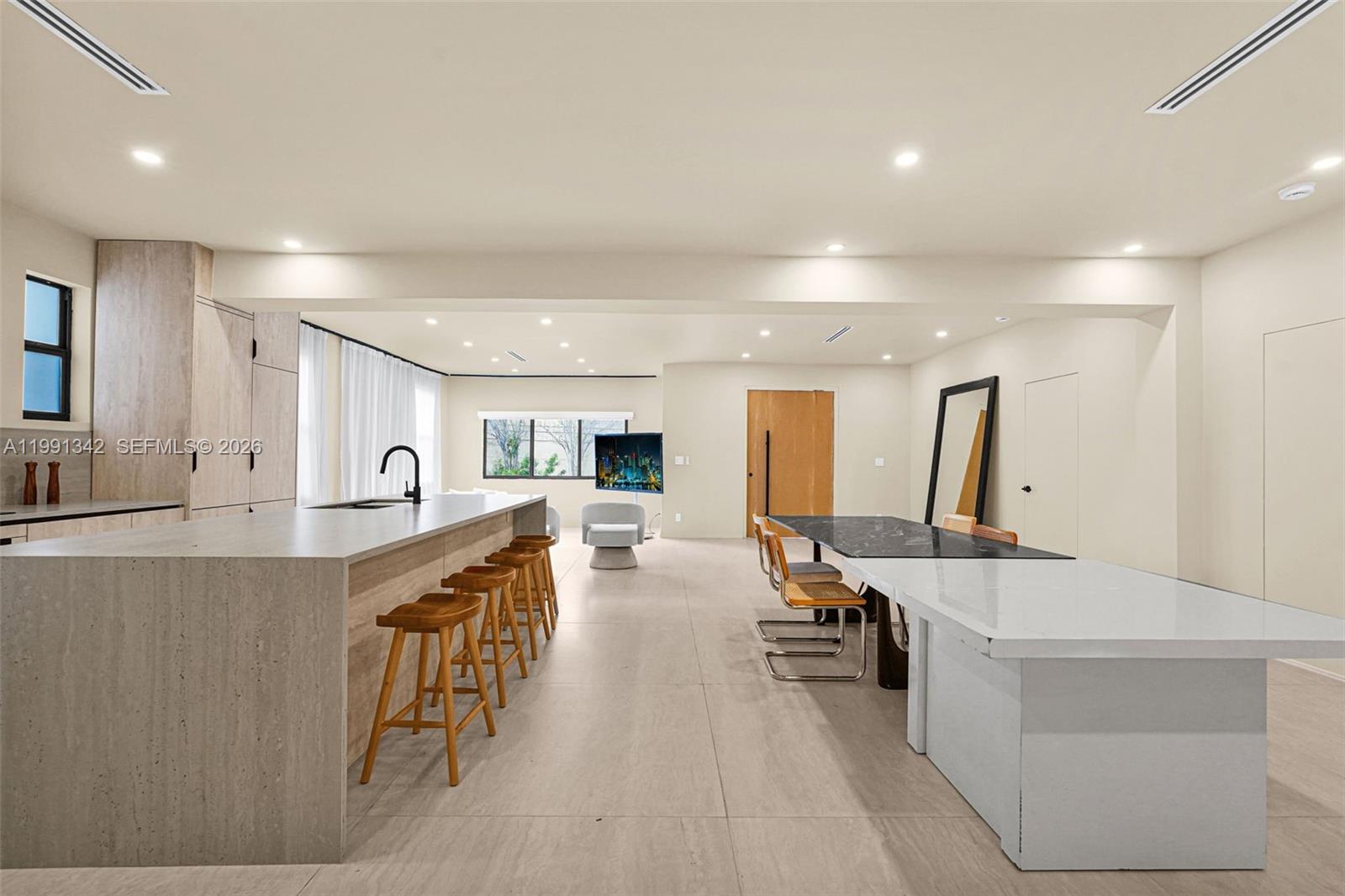 4721 NW 6th Ave Miami, FL 33127