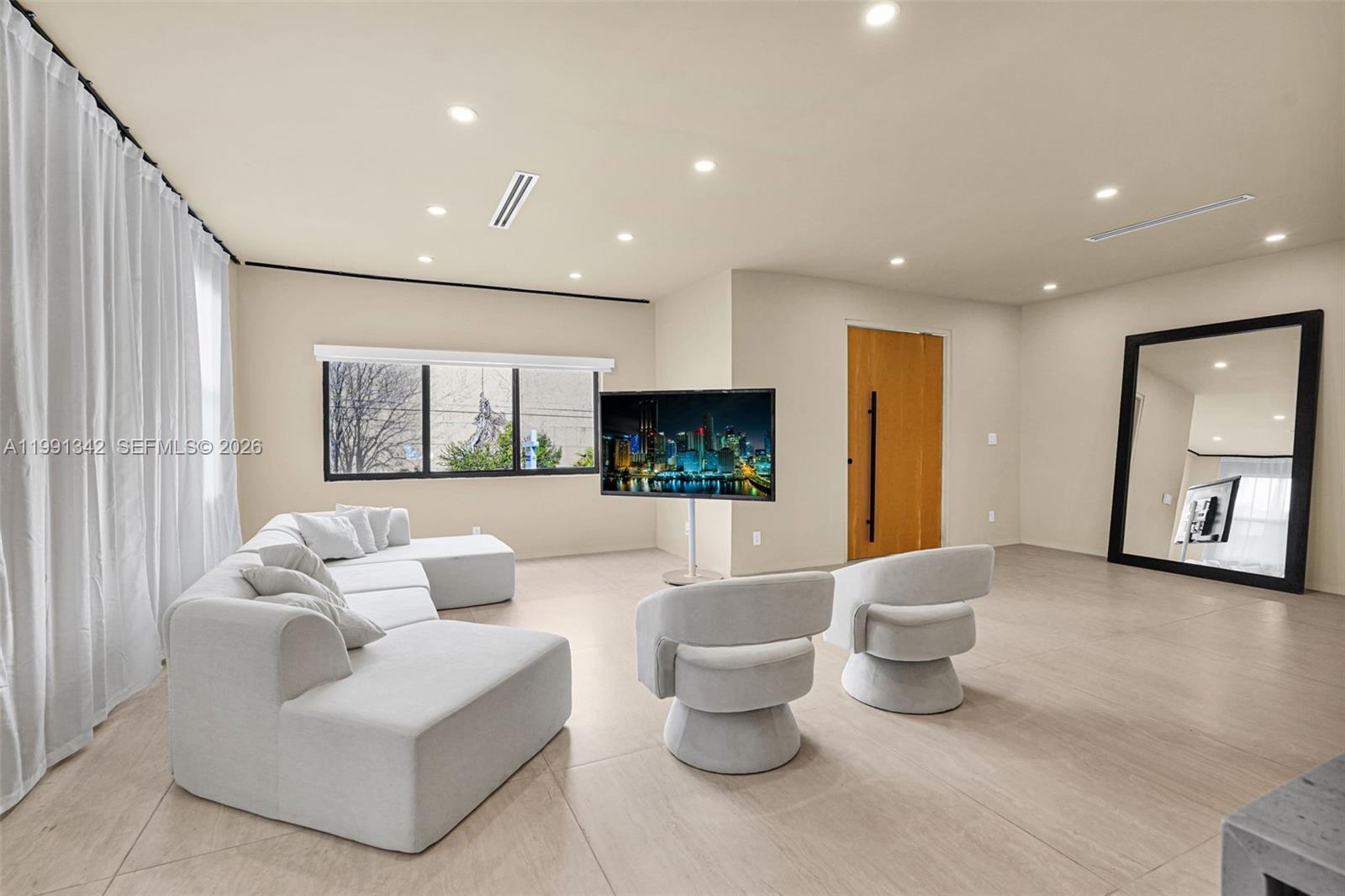 4721 NW 6th Ave Miami, FL 33127