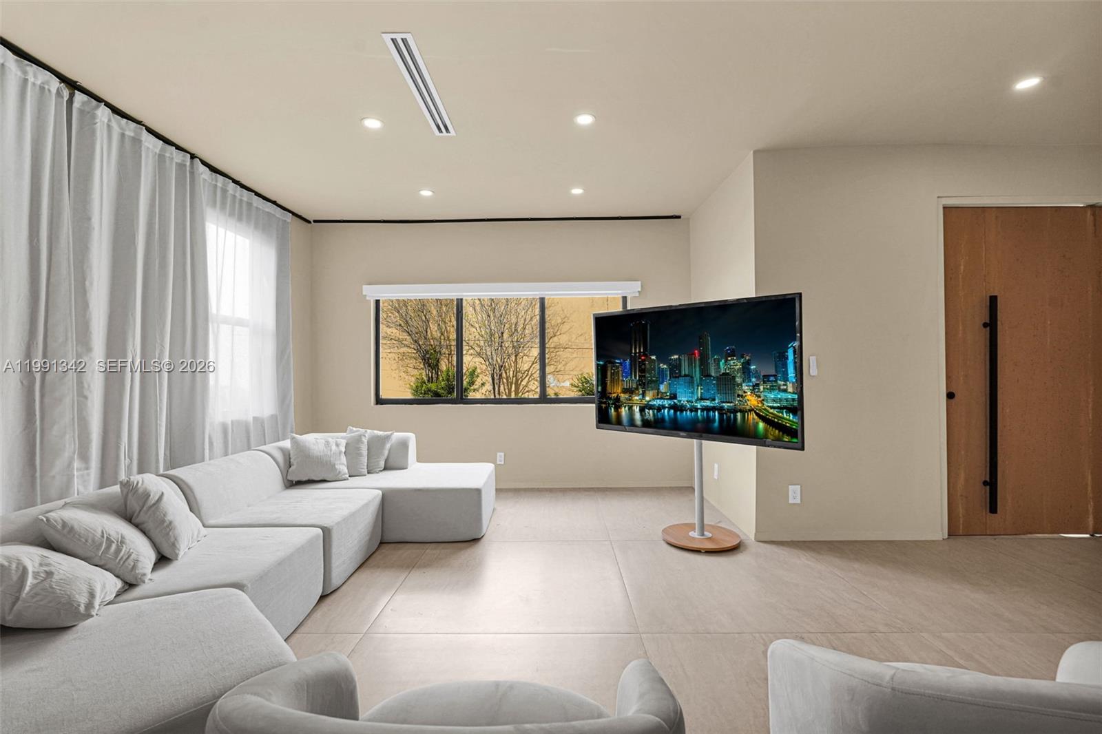 4721 NW 6th Ave Miami, FL 33127