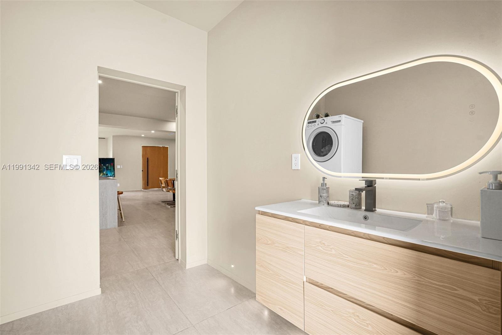 4721 NW 6th Ave Miami, FL 33127