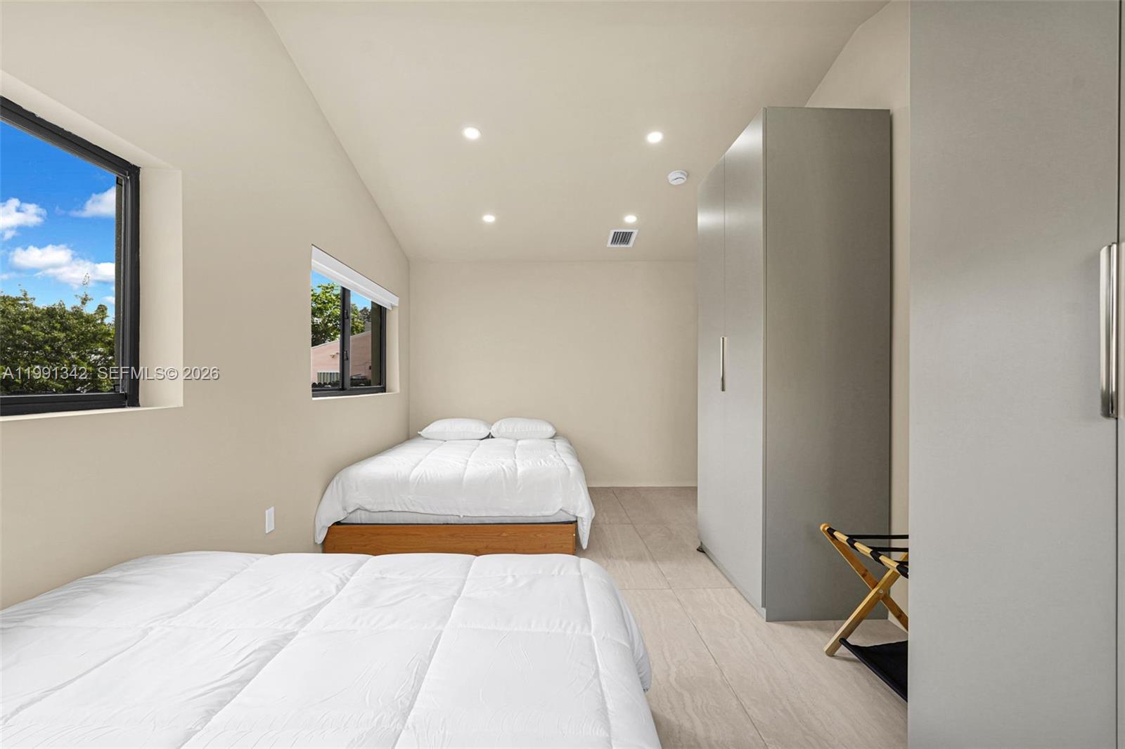 4721 NW 6th Ave Miami, FL 33127