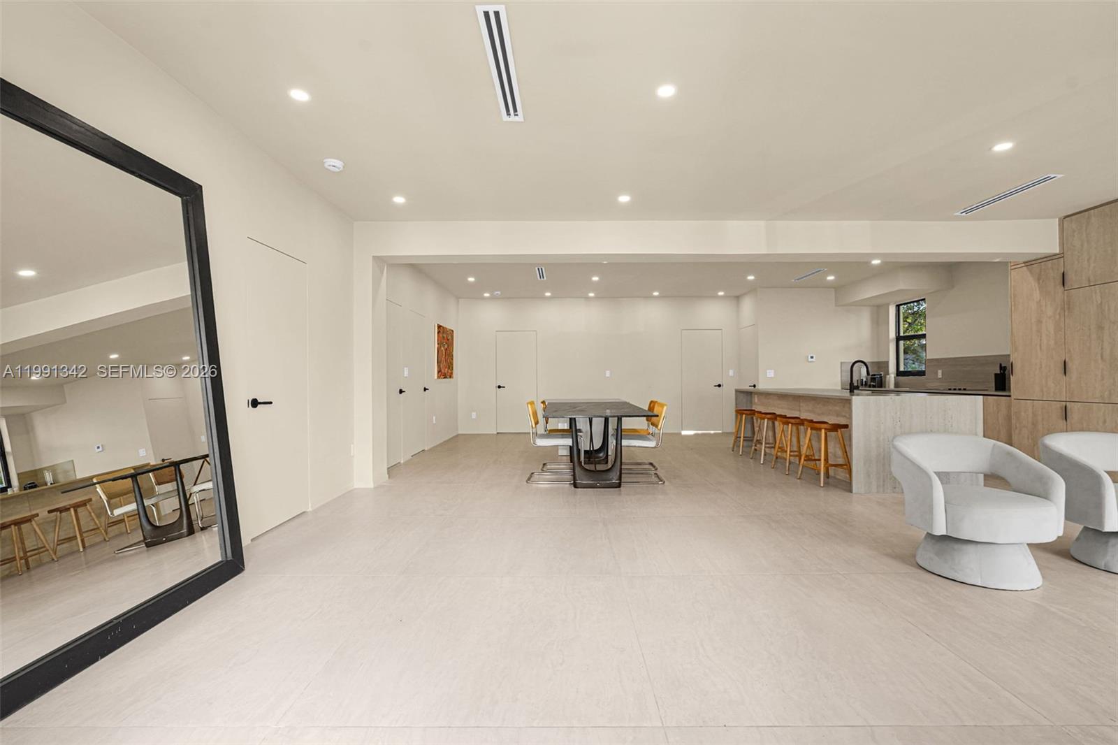 4721 NW 6th Ave Miami, FL 33127