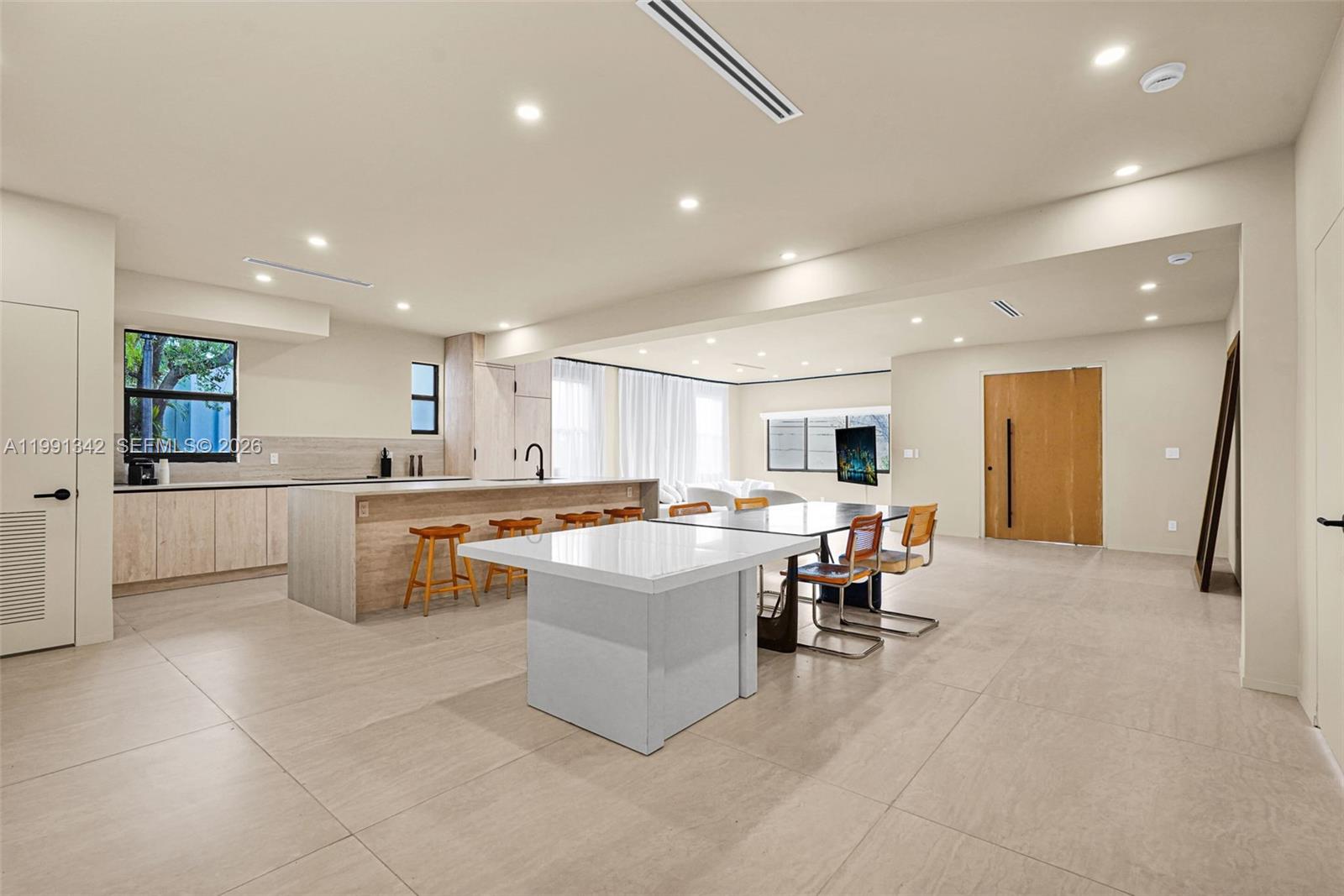 4721 NW 6th Ave Miami, FL 33127