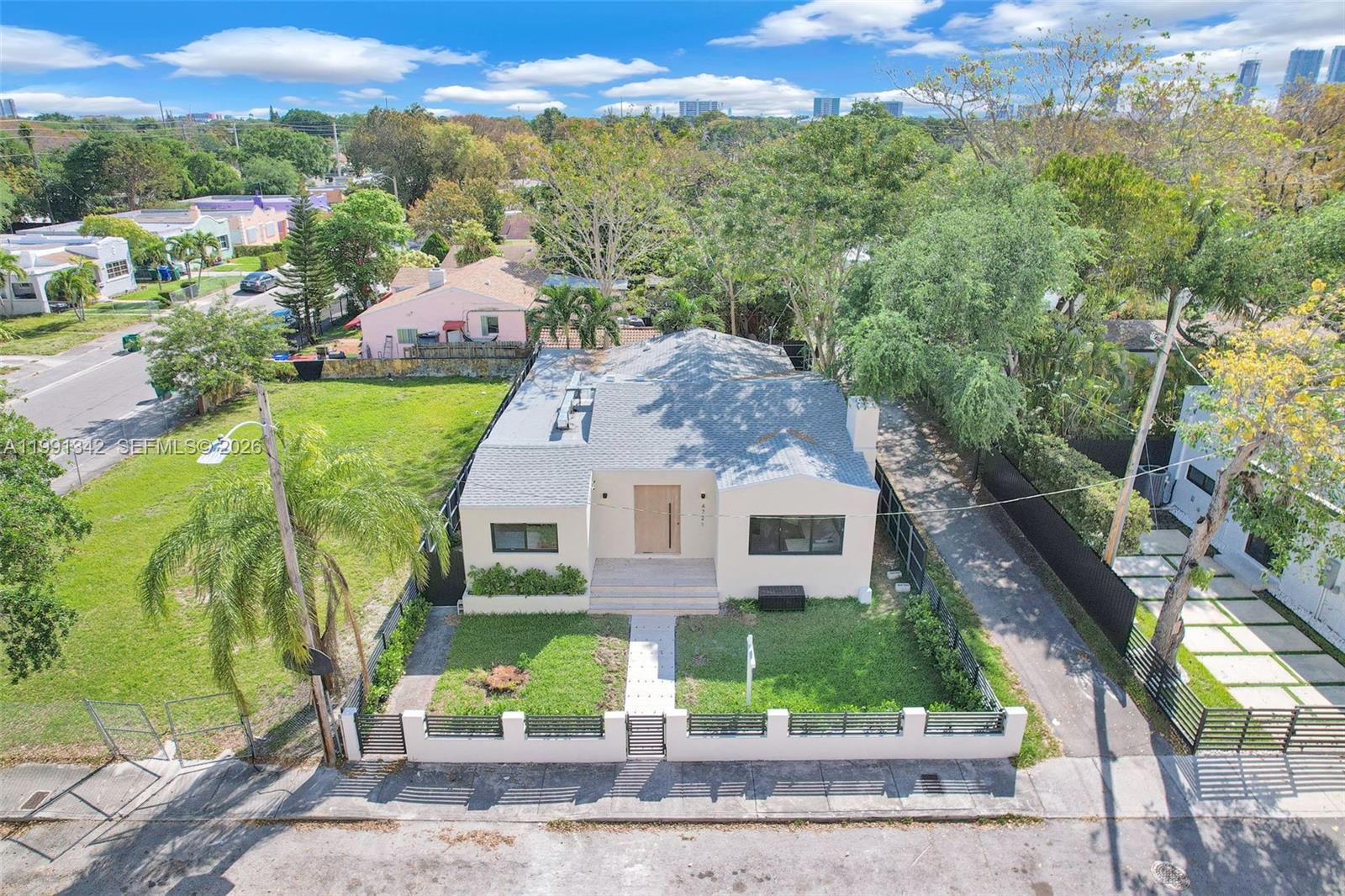 4721 NW 6th Ave Miami, FL 33127