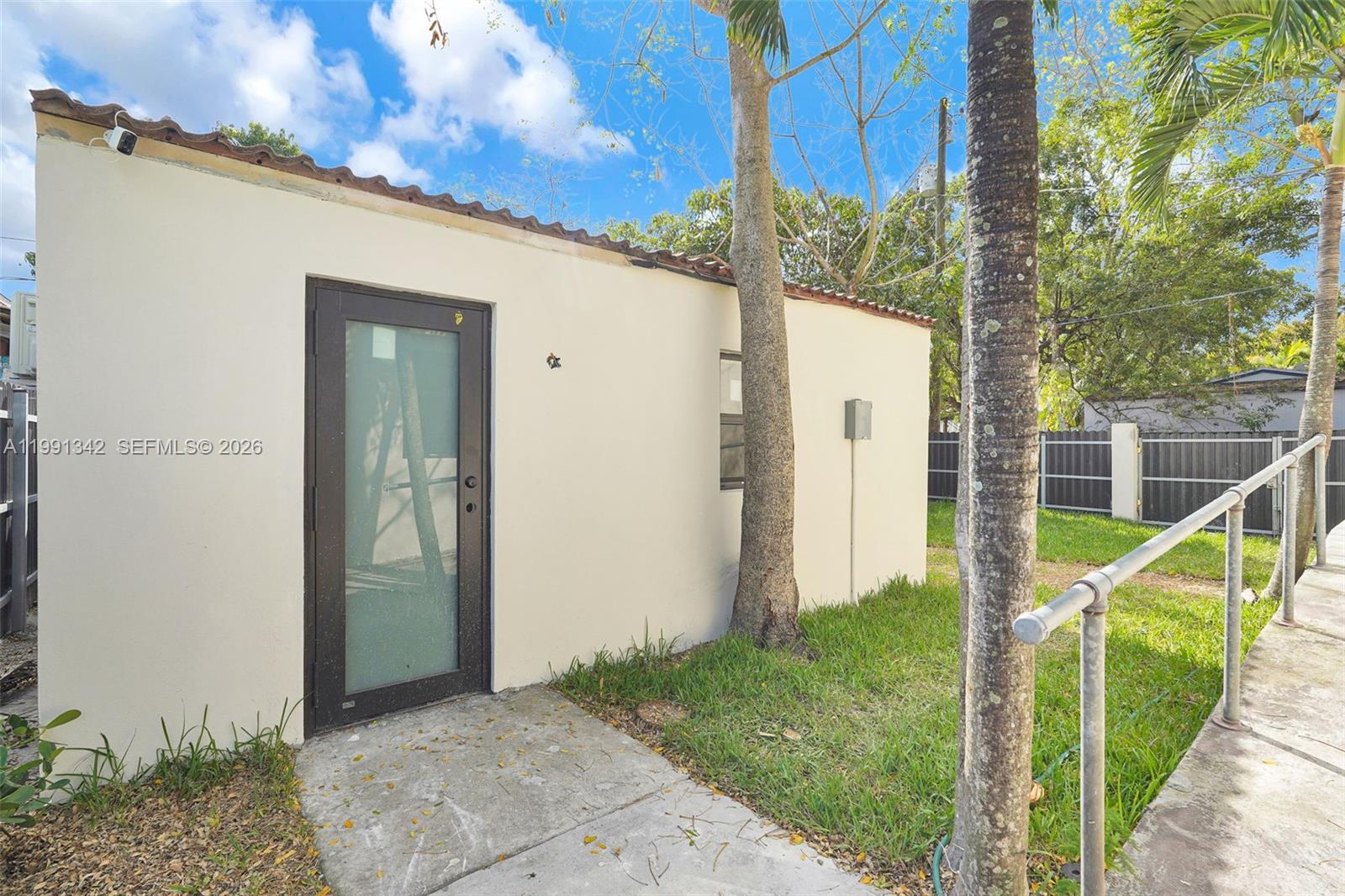 4721 NW 6th Ave Miami, FL 33127