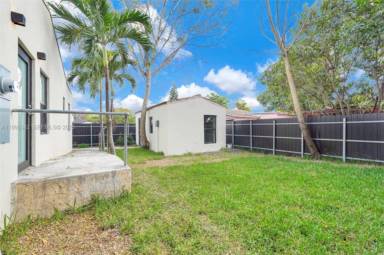 4721 NW 6th Ave Miami, FL 33127
