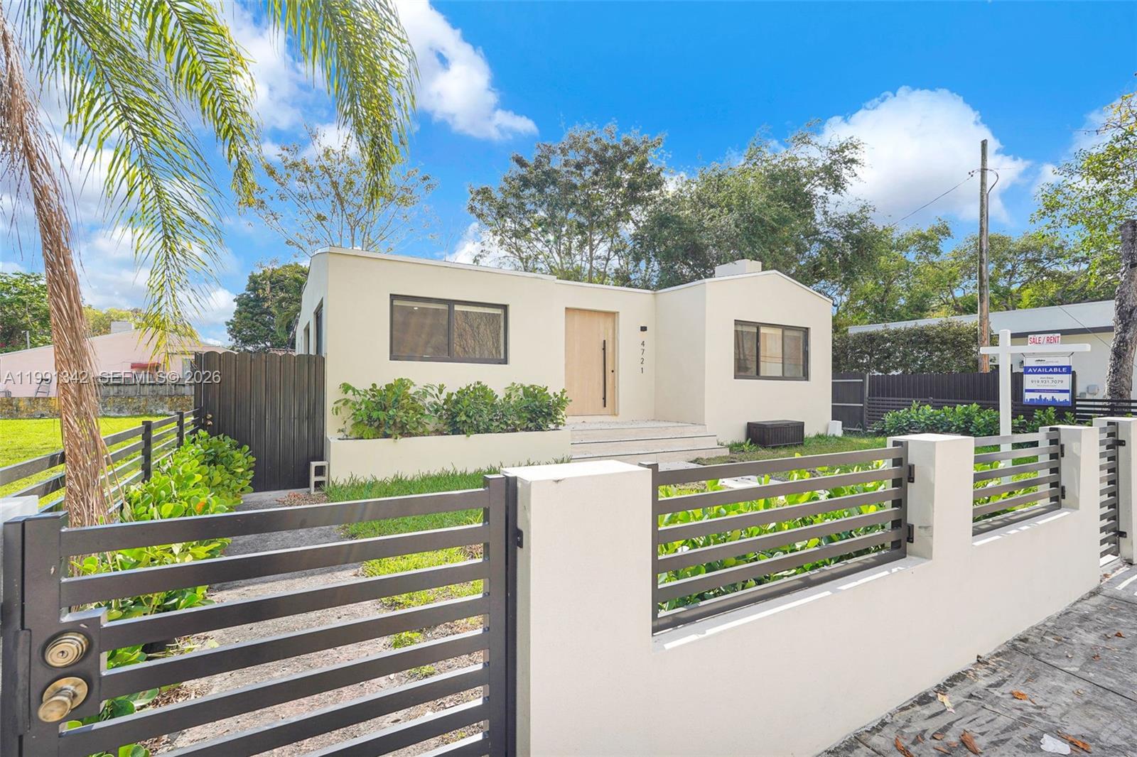 4721 NW 6th Ave Miami, FL 33127