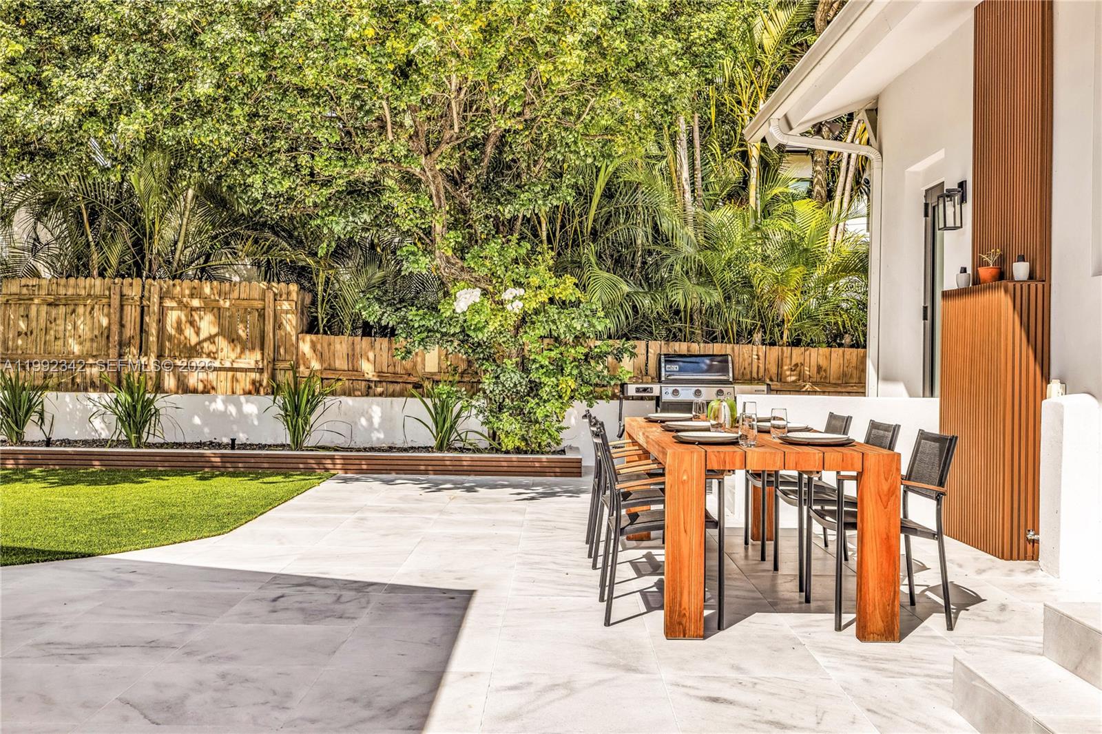 320 NE 88th St El Portal, FL 33138