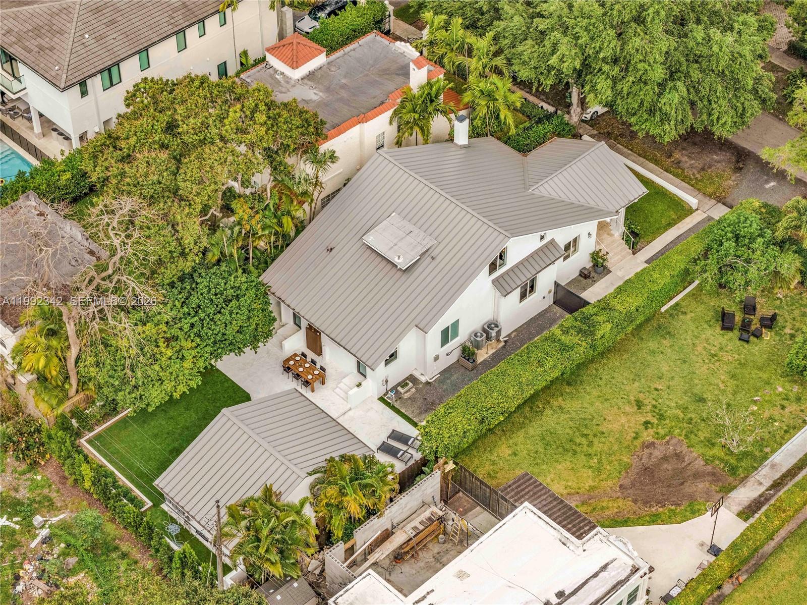 320 NE 88th St El Portal, FL 33138