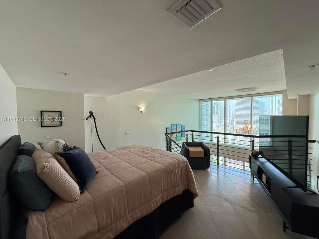 image Brickell on the River South18