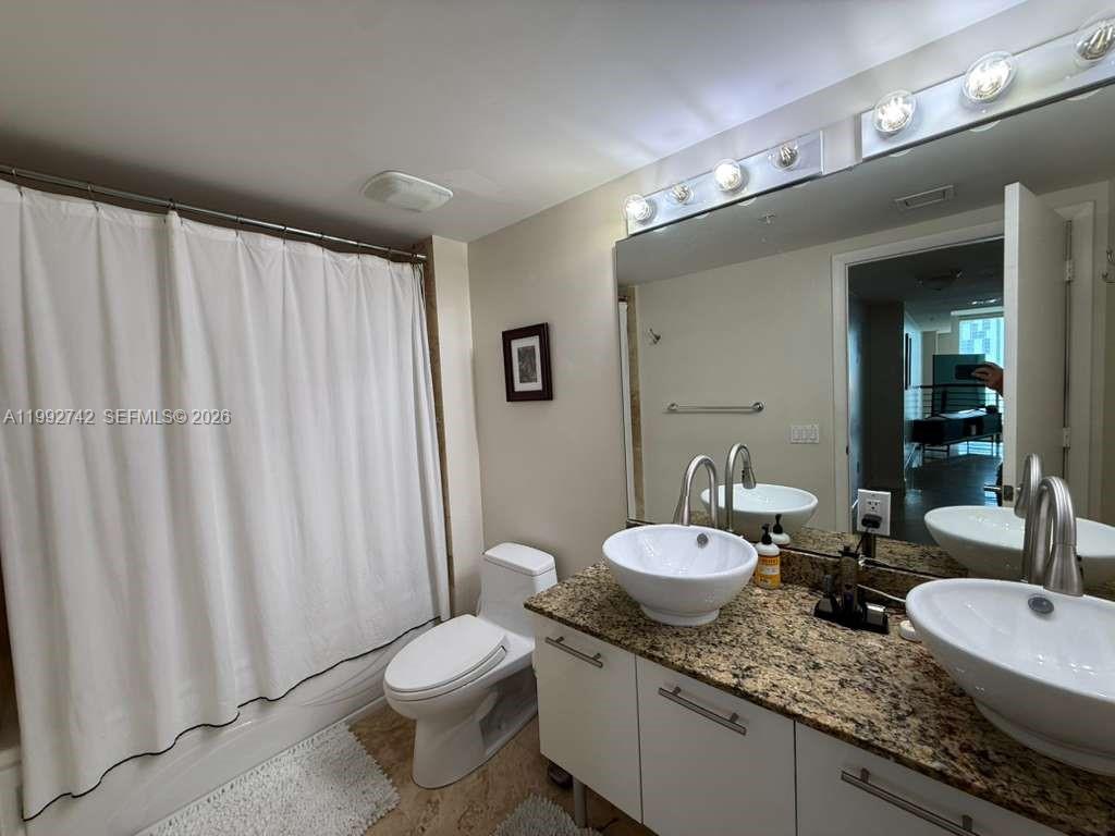 image Brickell on the River South19