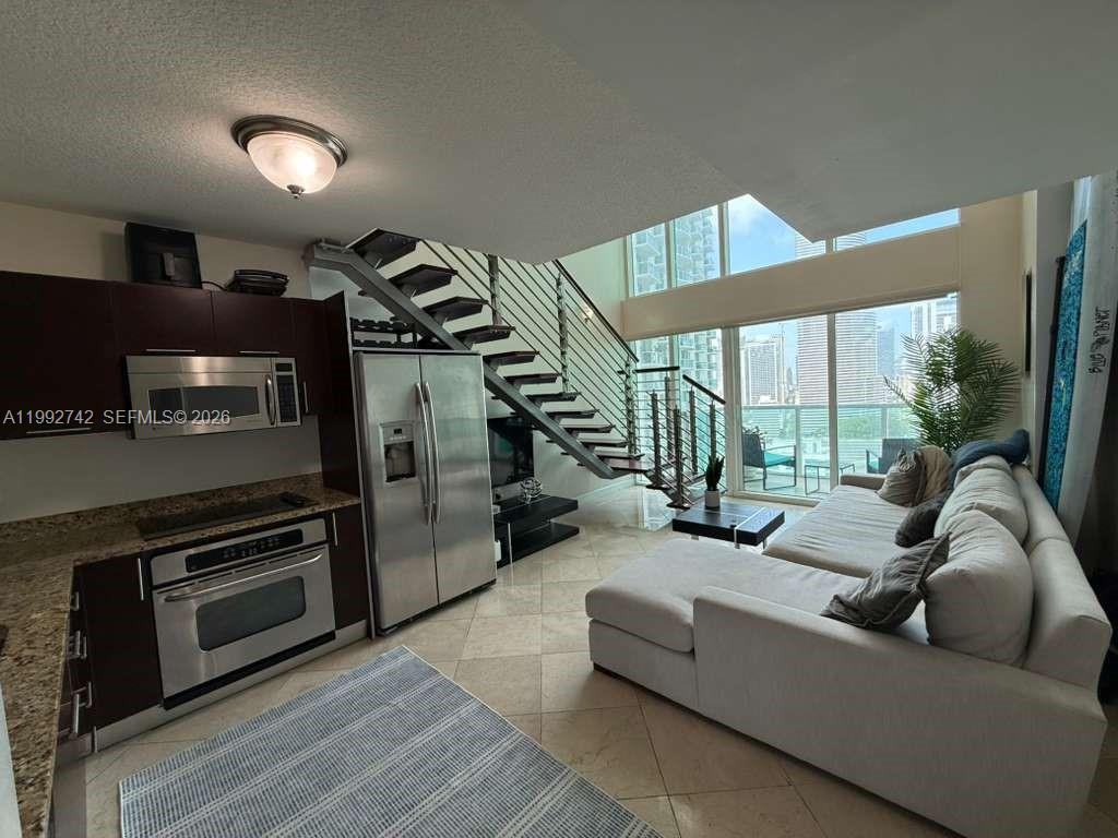 image Brickell on the River South2