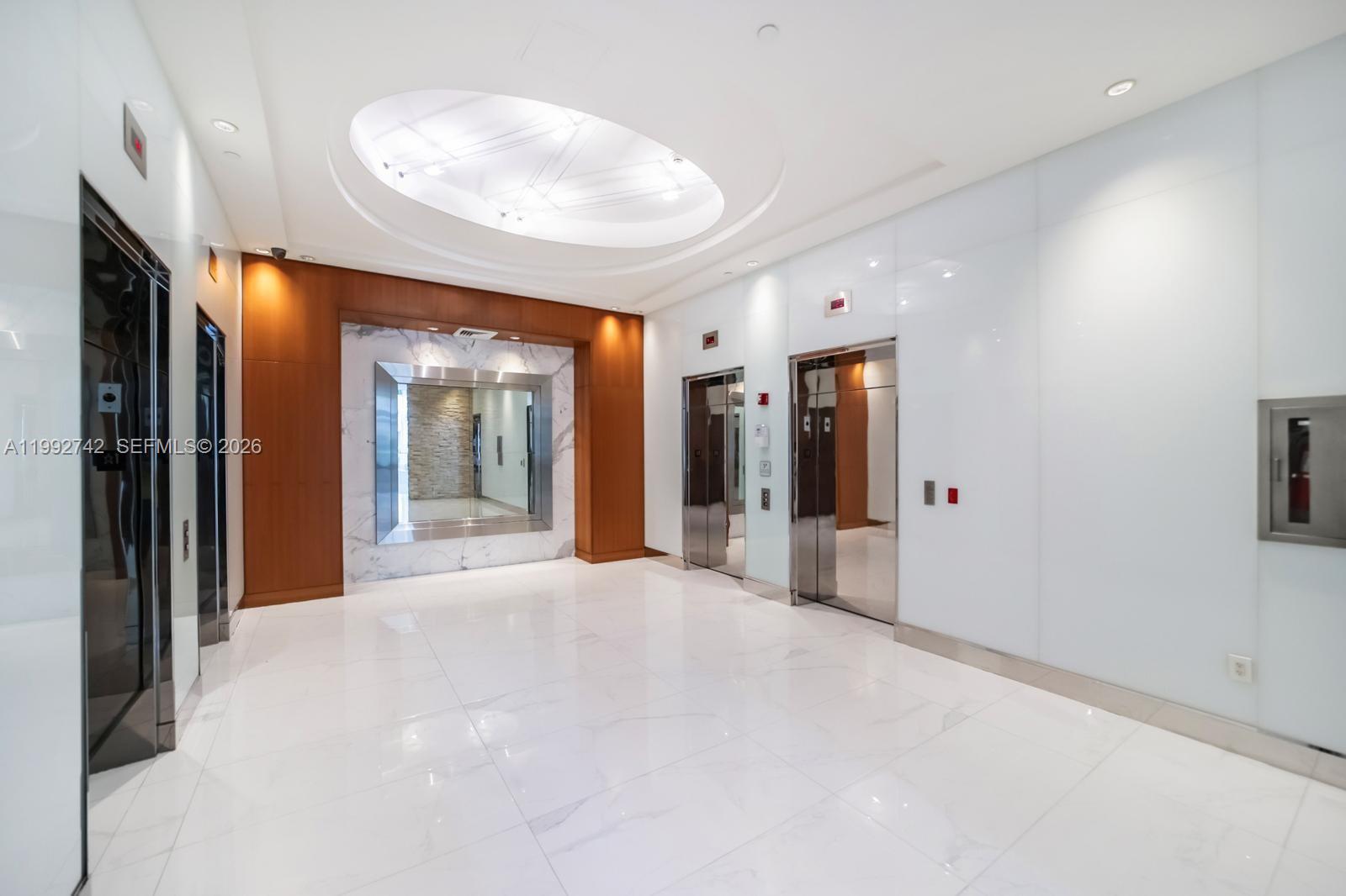 image Brickell on the River South34