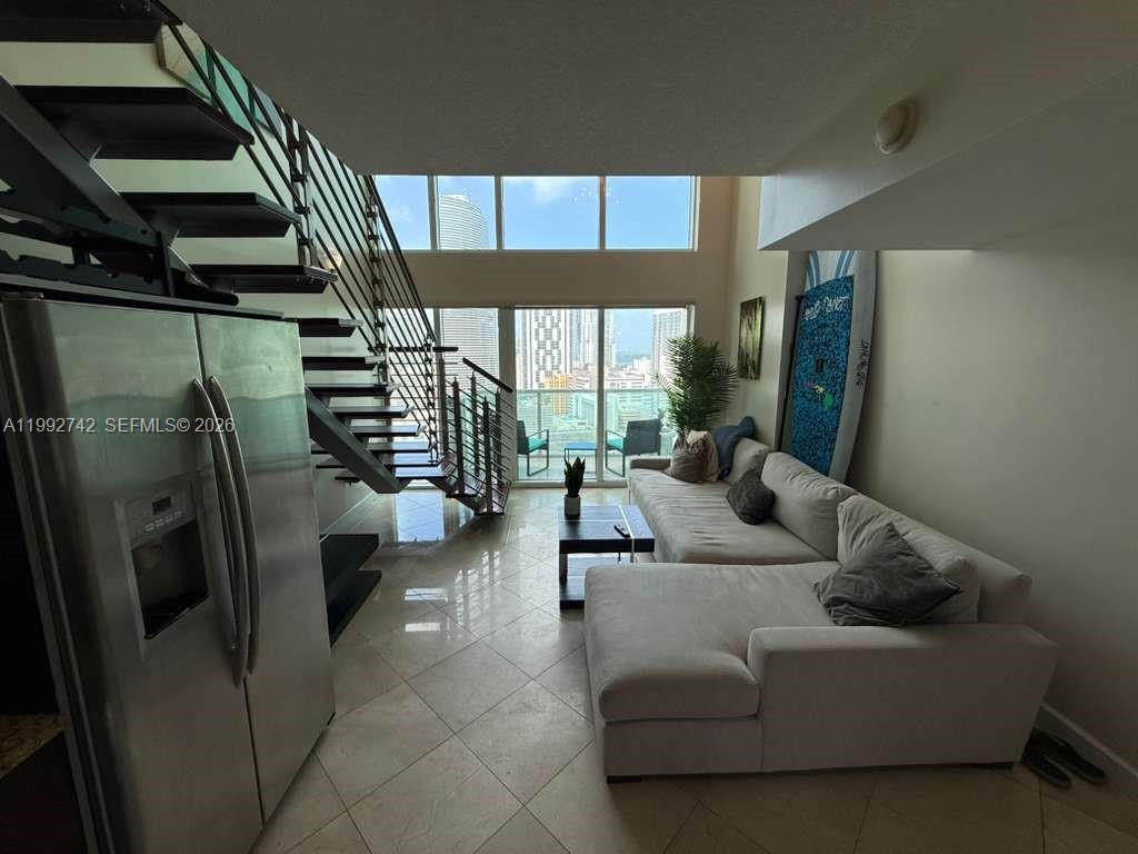 image Brickell on the River South5