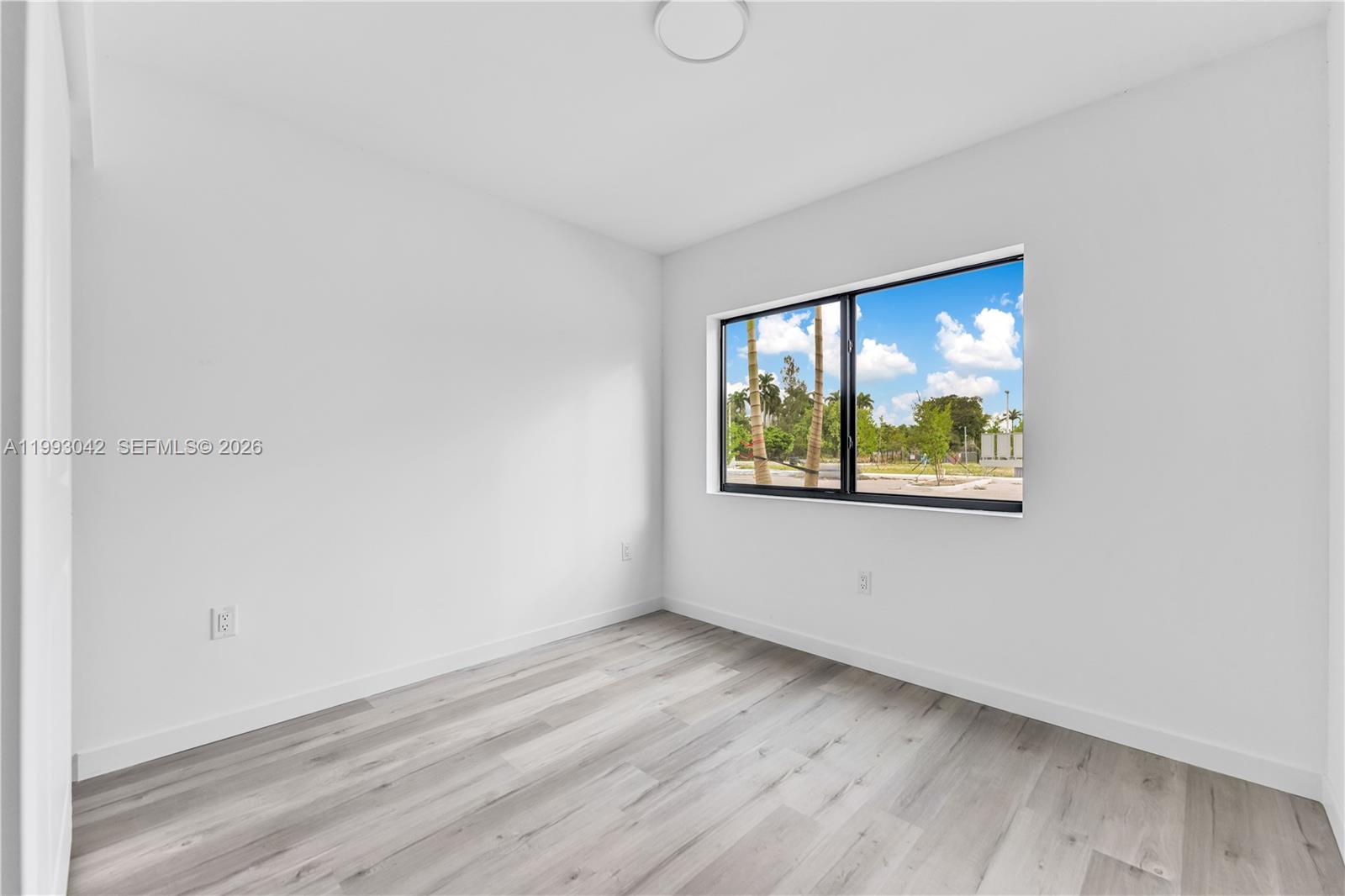 175 Nw 160th St #211 North Miami Beach, FL 33169