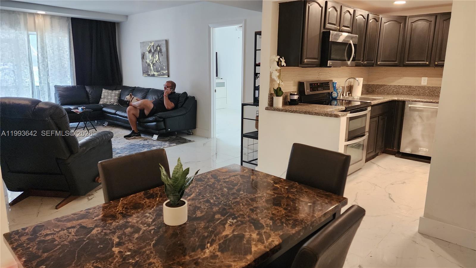 450 NW 20th St #1030