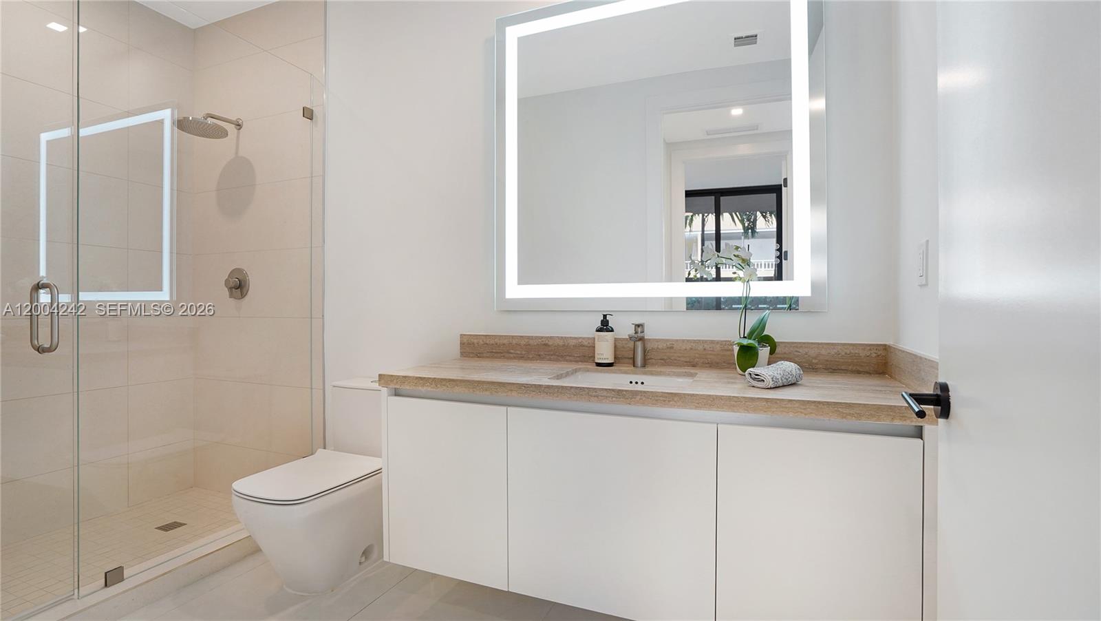 3034 Oak Ave #TH-2 Miami, FL 33133