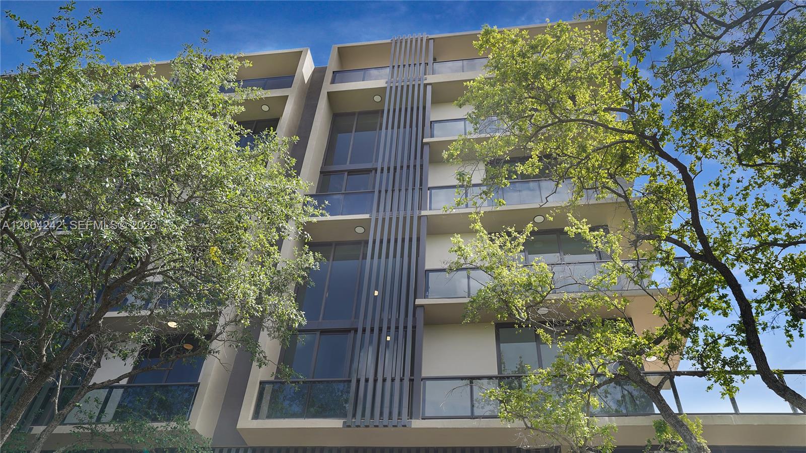 3034 Oak Ave #TH-2 Miami, FL 33133