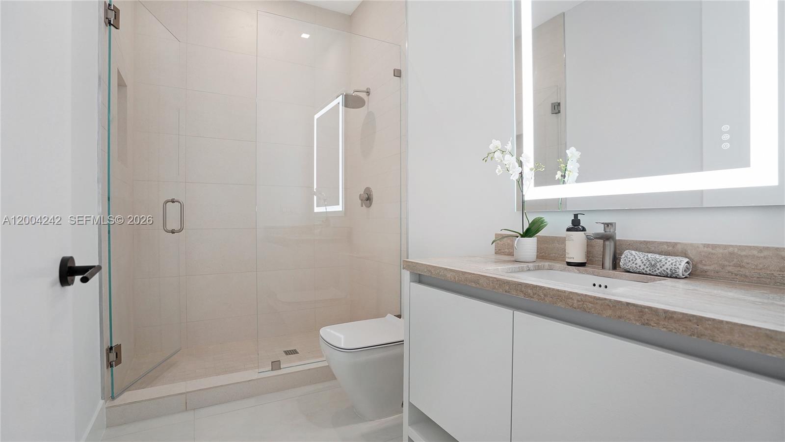 3034 Oak Ave #TH-2 Miami, FL 33133