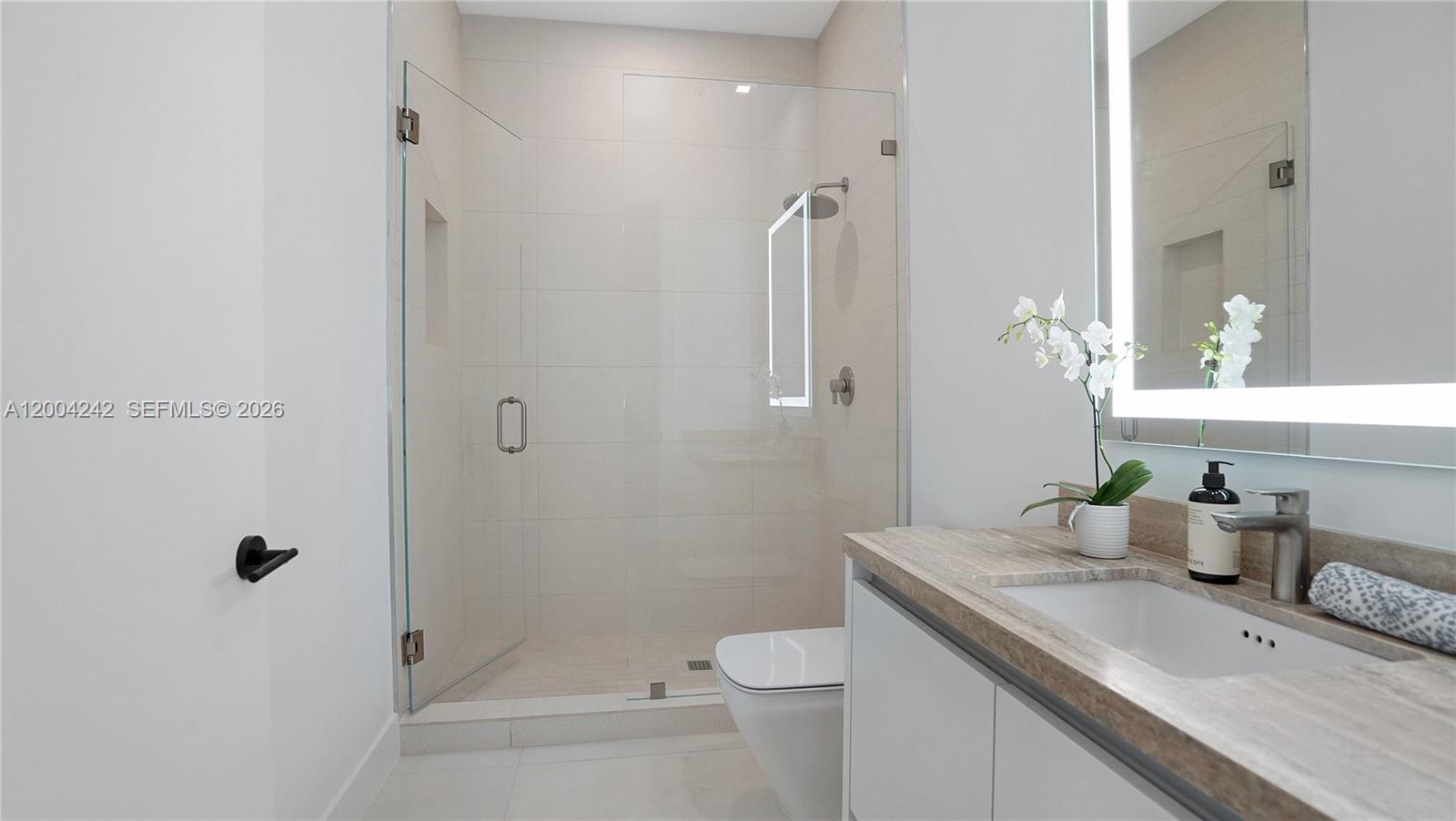 3034 Oak Ave #TH-2 Miami, FL 33133