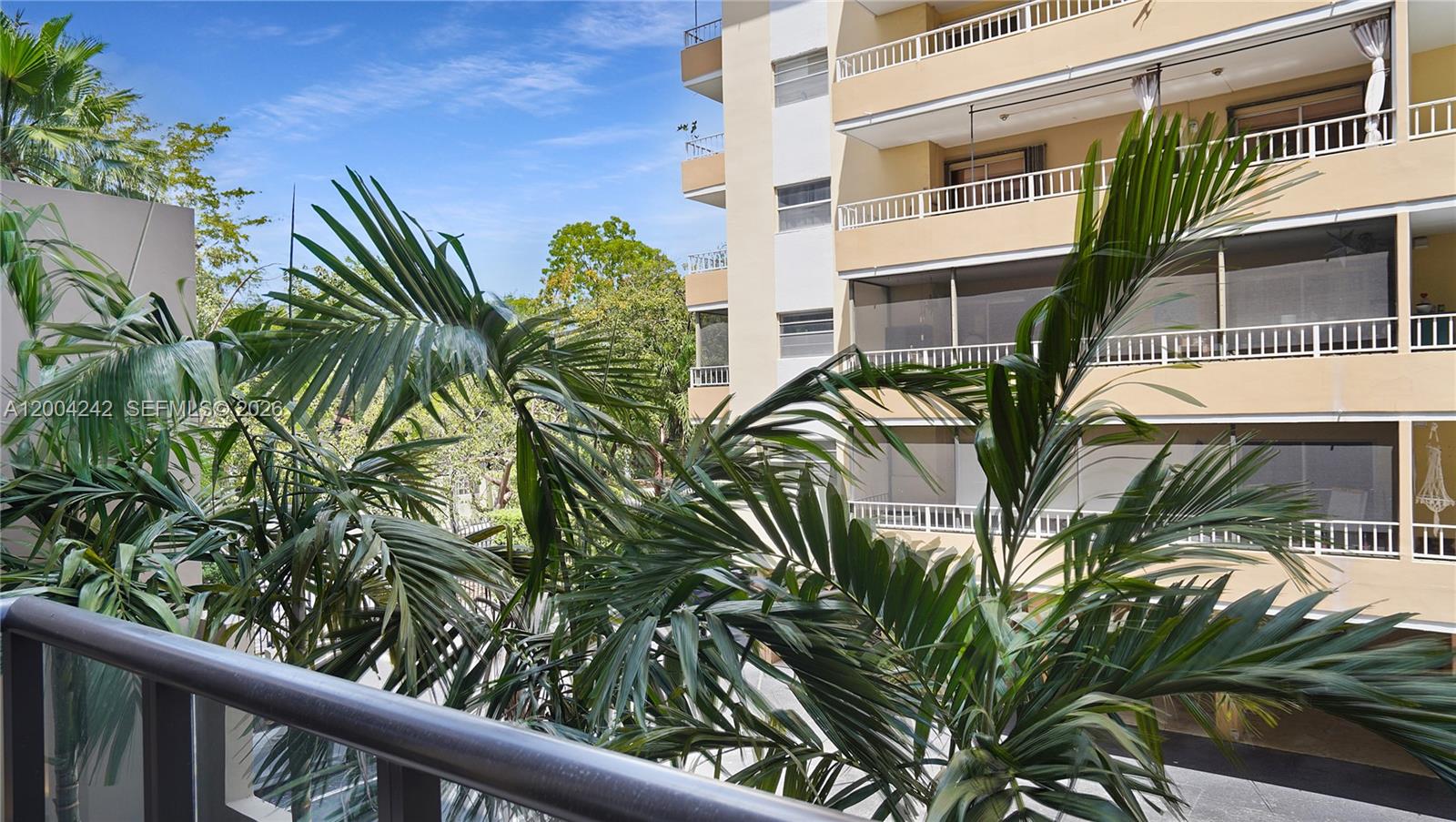 3034 Oak Ave #TH-2 Miami, FL 33133