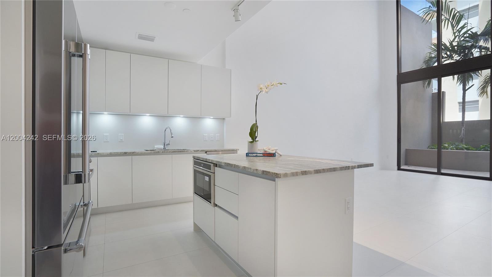 3034 Oak Ave #TH-2 Miami, FL 33133