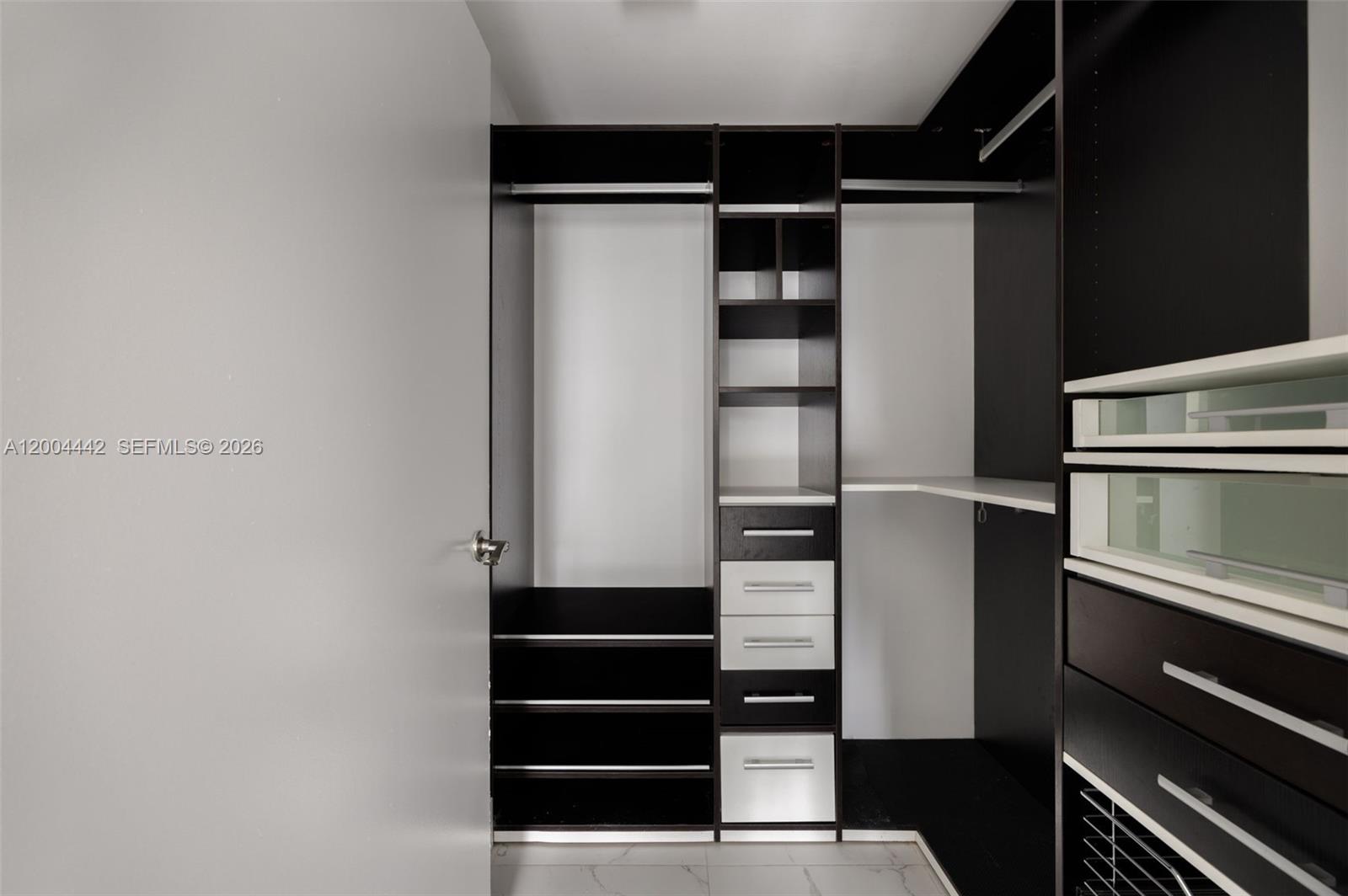 90 SW 3rd St #2602 Miami, FL 33130