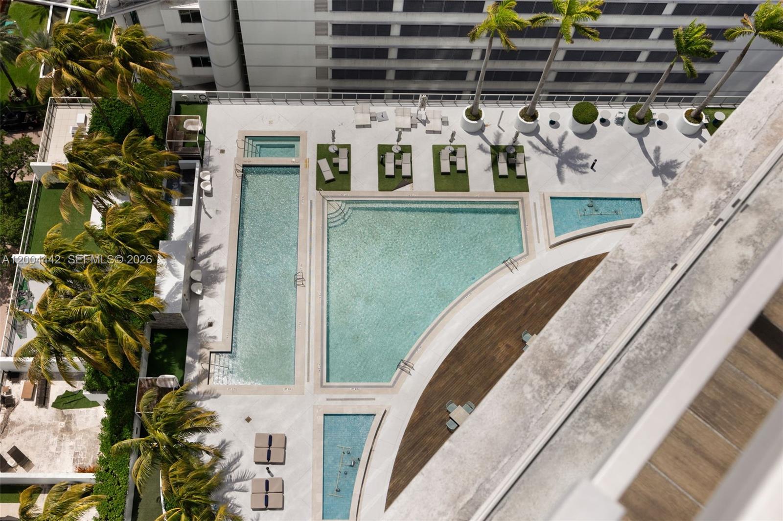 90 SW 3rd St #2602 Miami, FL 33130