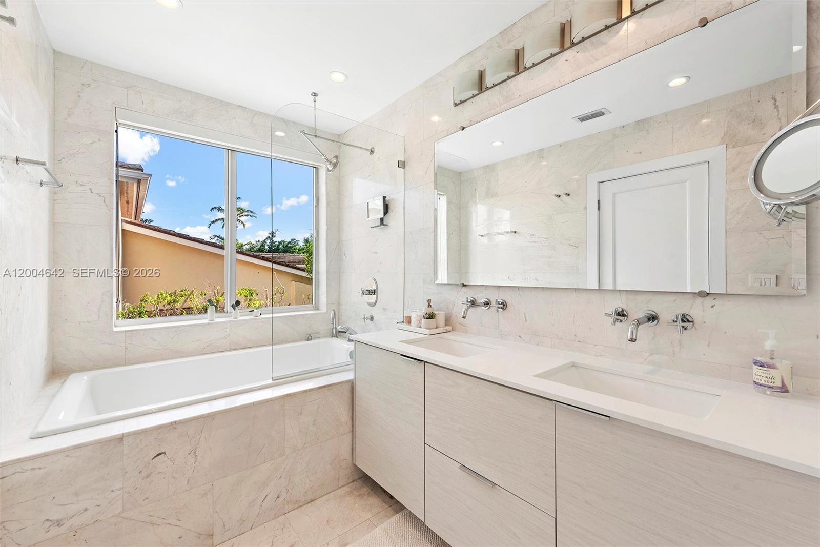 3483 Chase Ave Miami Beach, FL 33140