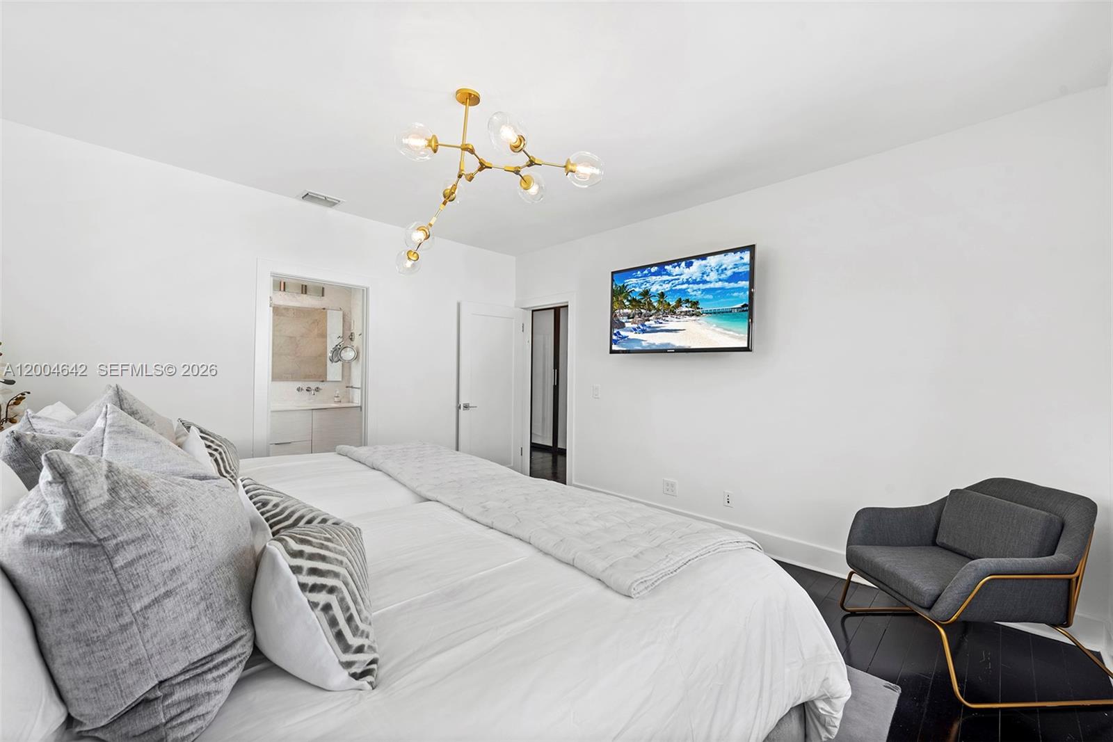 3483 Chase Ave Miami Beach, FL 33140