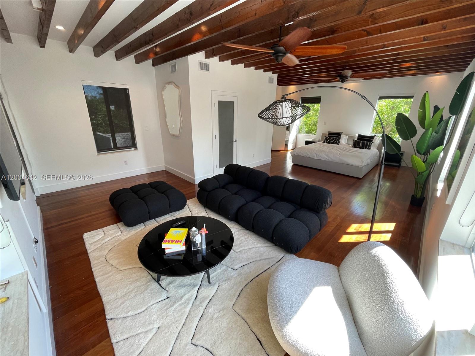 3483 Chase Ave Miami Beach, FL 33140