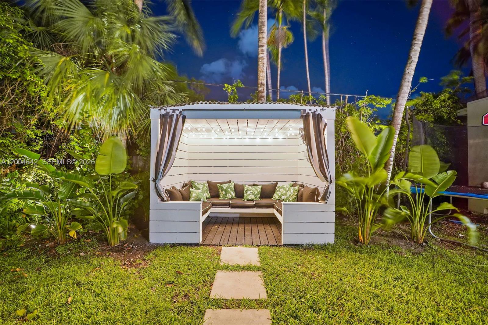 3483 Chase Ave Miami Beach, FL 33140