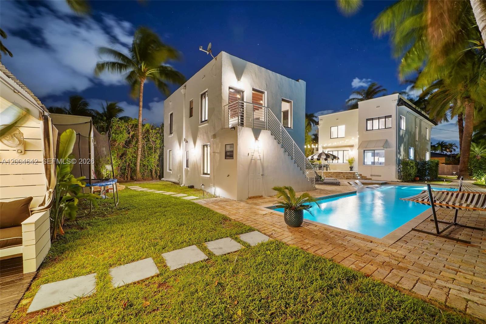 3483 Chase Ave Miami Beach, FL 33140