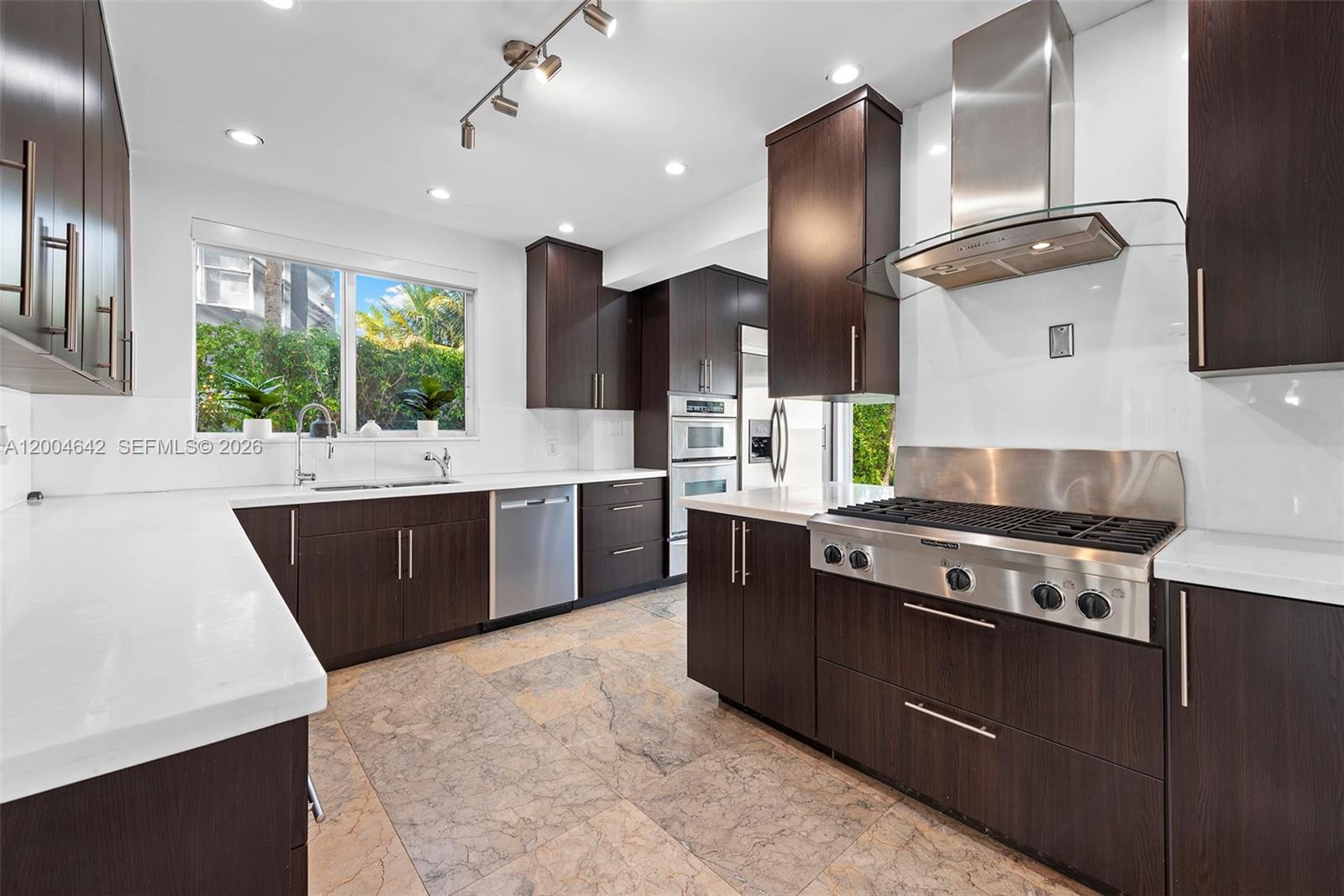 3483 Chase Ave Miami Beach, FL 33140