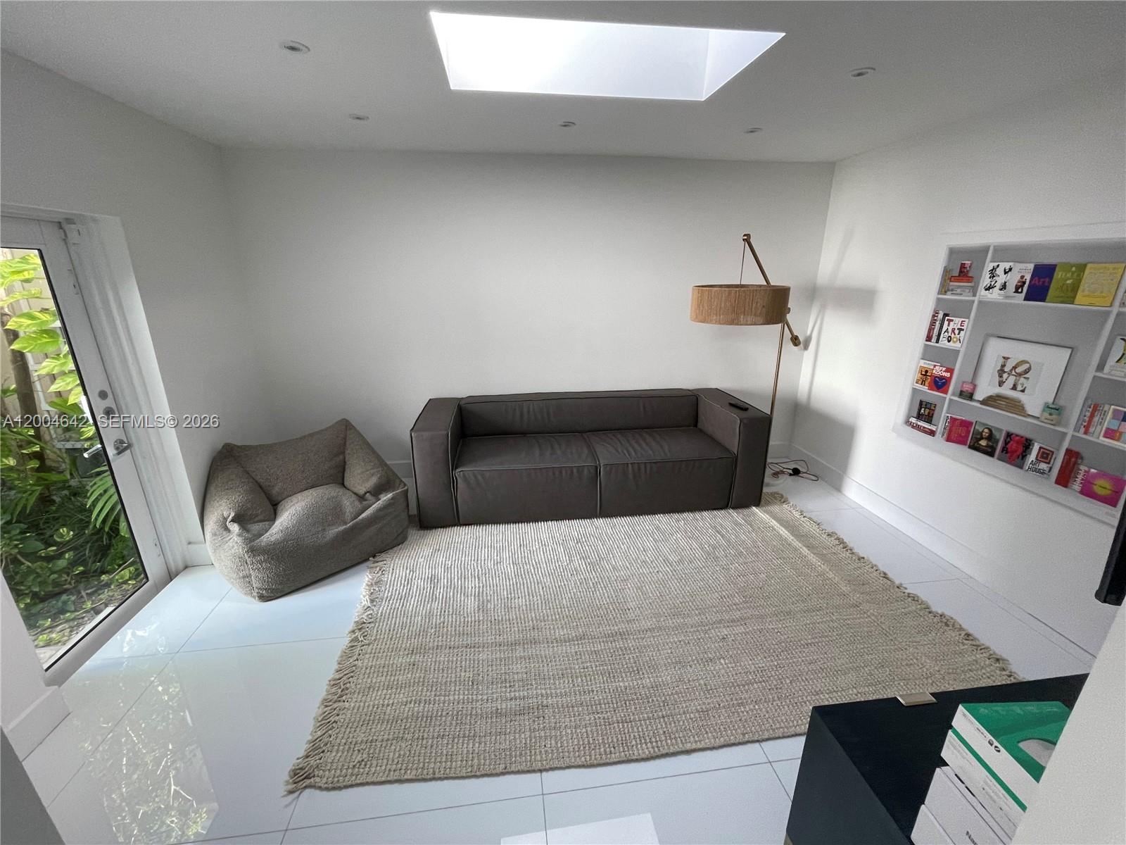 3483 Chase Ave Miami Beach, FL 33140