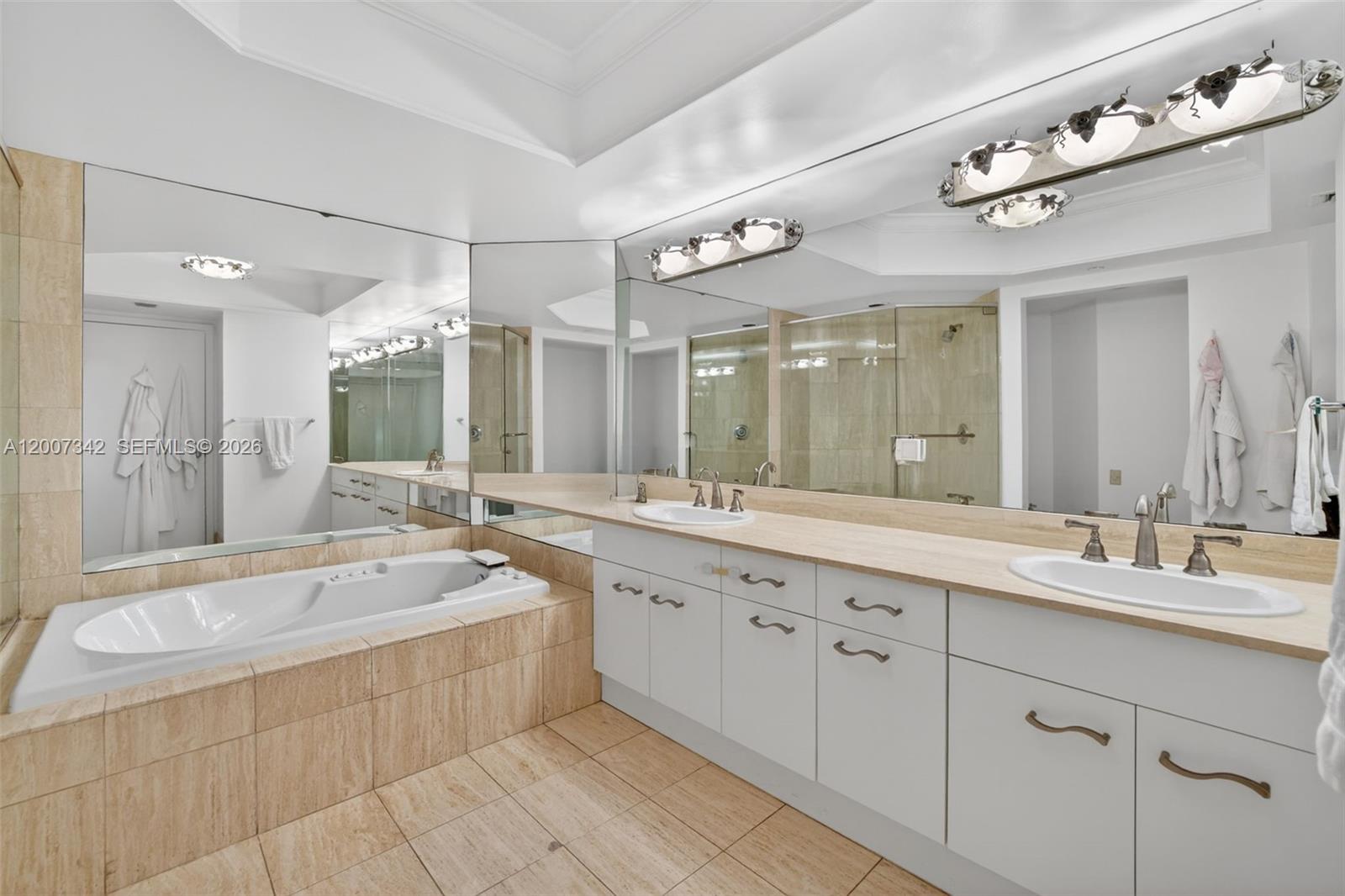 21205 Yacht Clb Dr #605 Aventura, FL 33180