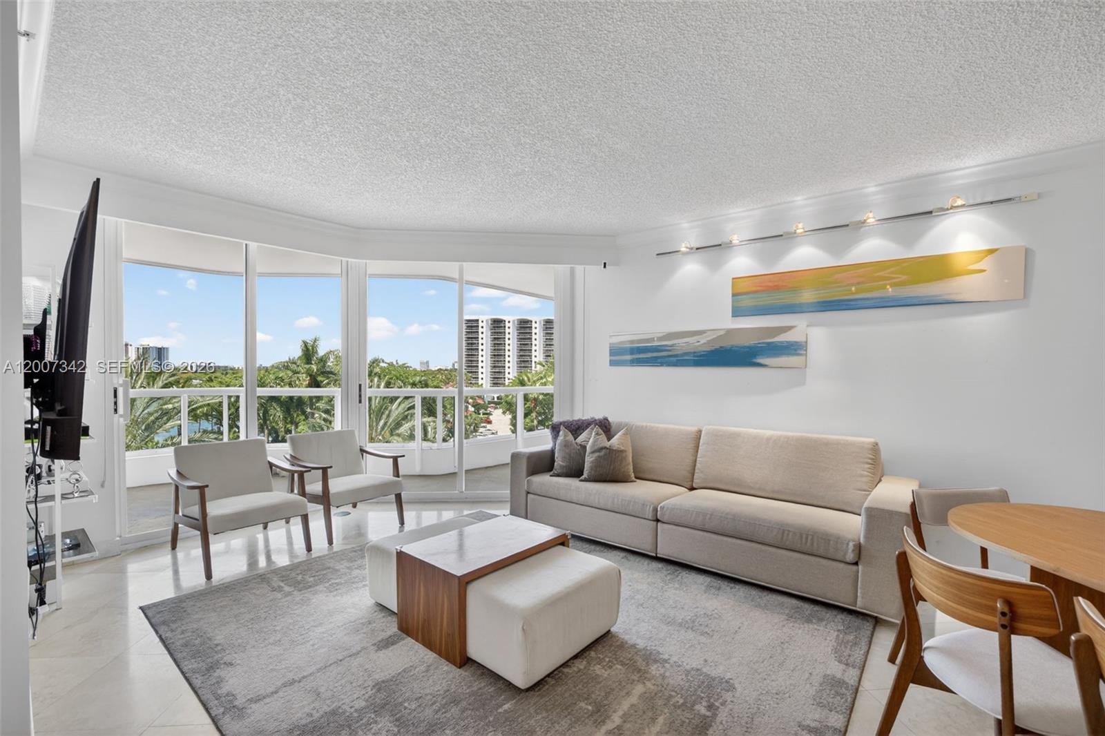 21205 Yacht Clb Dr #605 Aventura, FL 33180